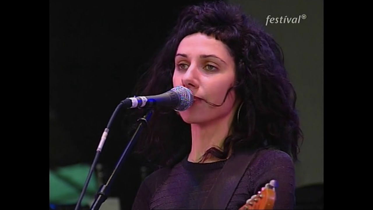 Backdrop for PJ Harvey: Bizarre Festival 1998