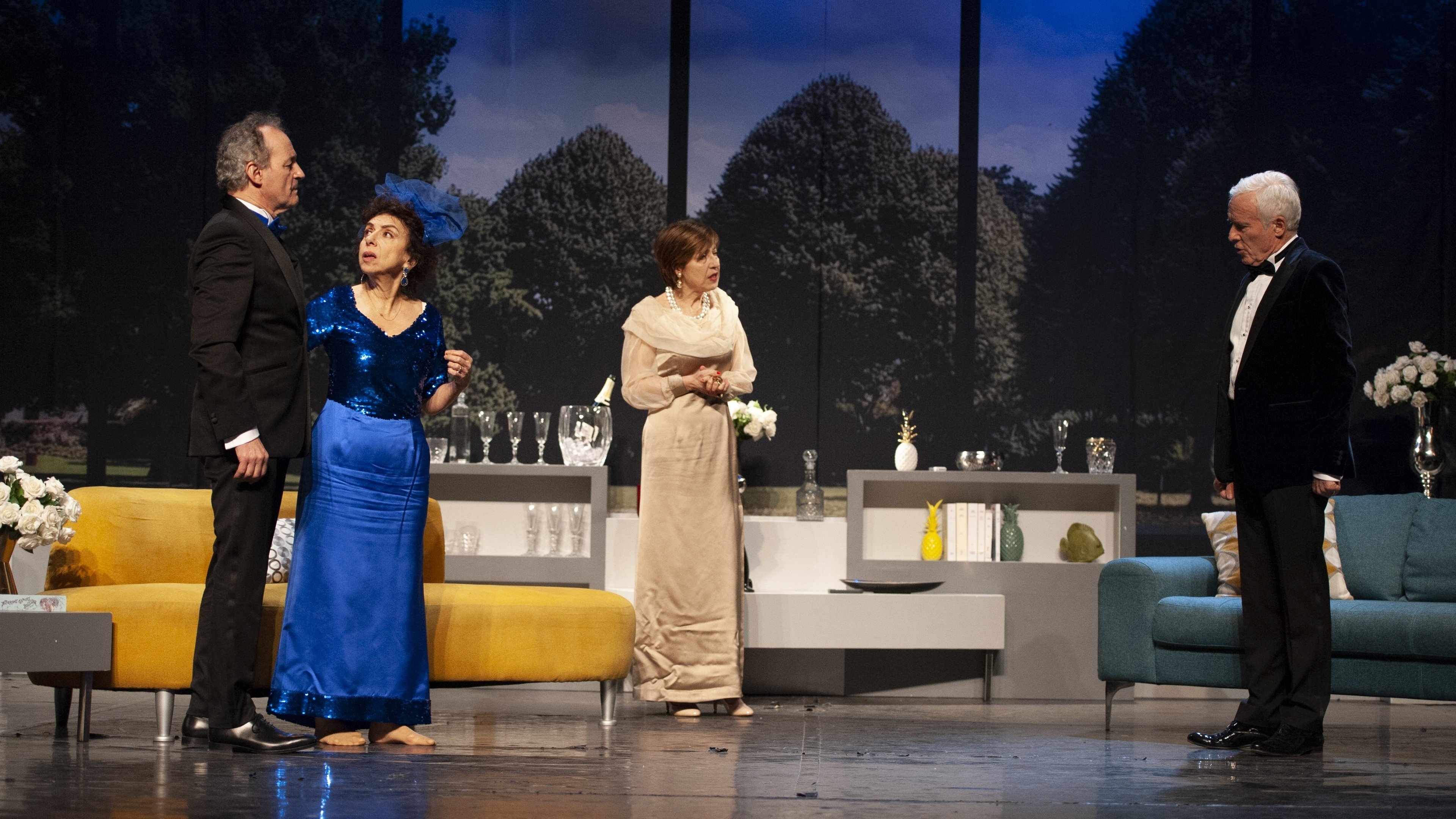 Backdrop for Ça reste entre nous