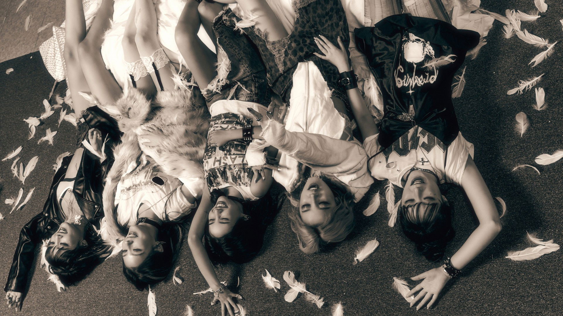 Backdrop for (G)I-DLE: JUST ME ( )I-DLE