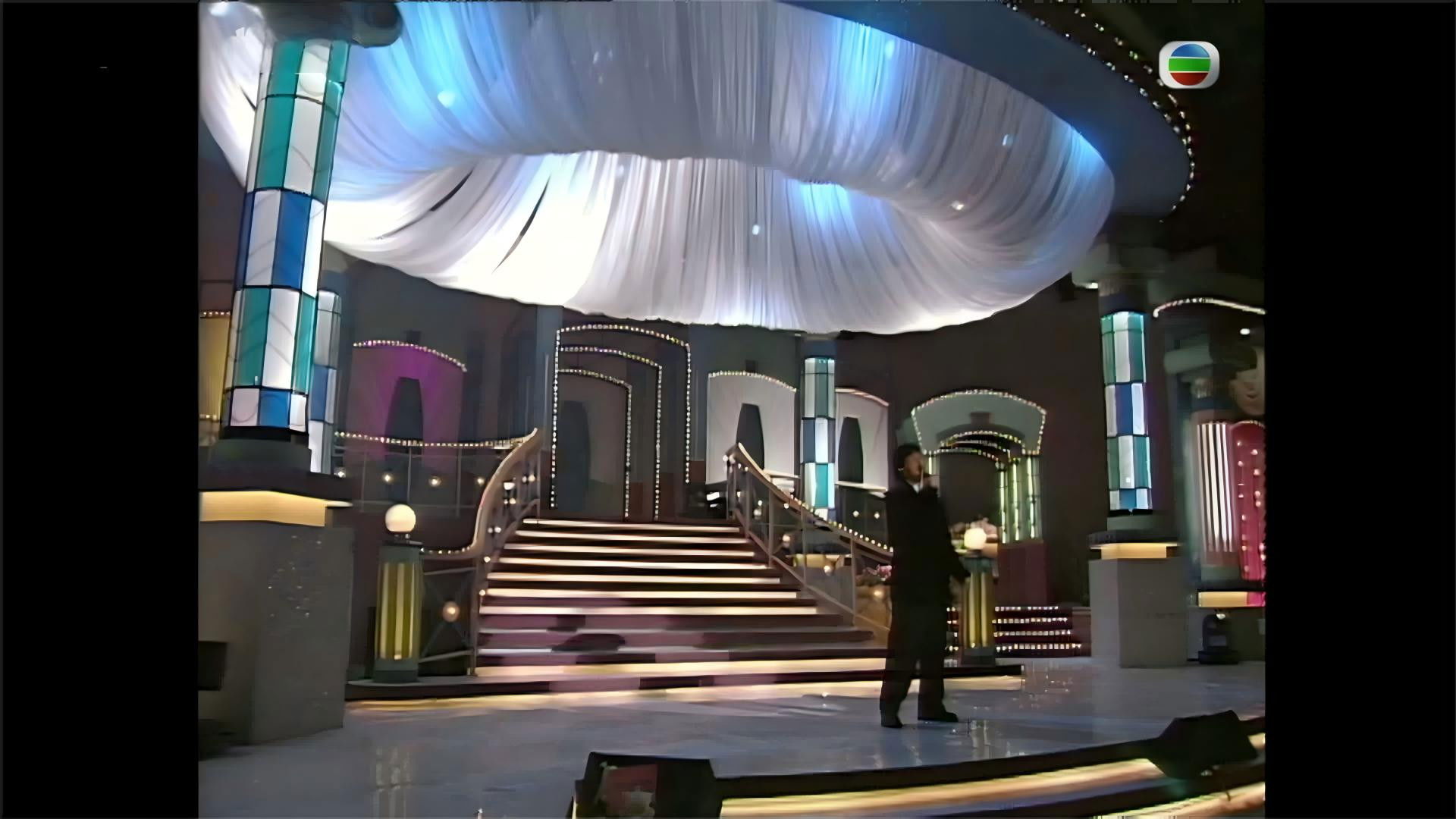 Backdrop for 霑沾自喜三十年