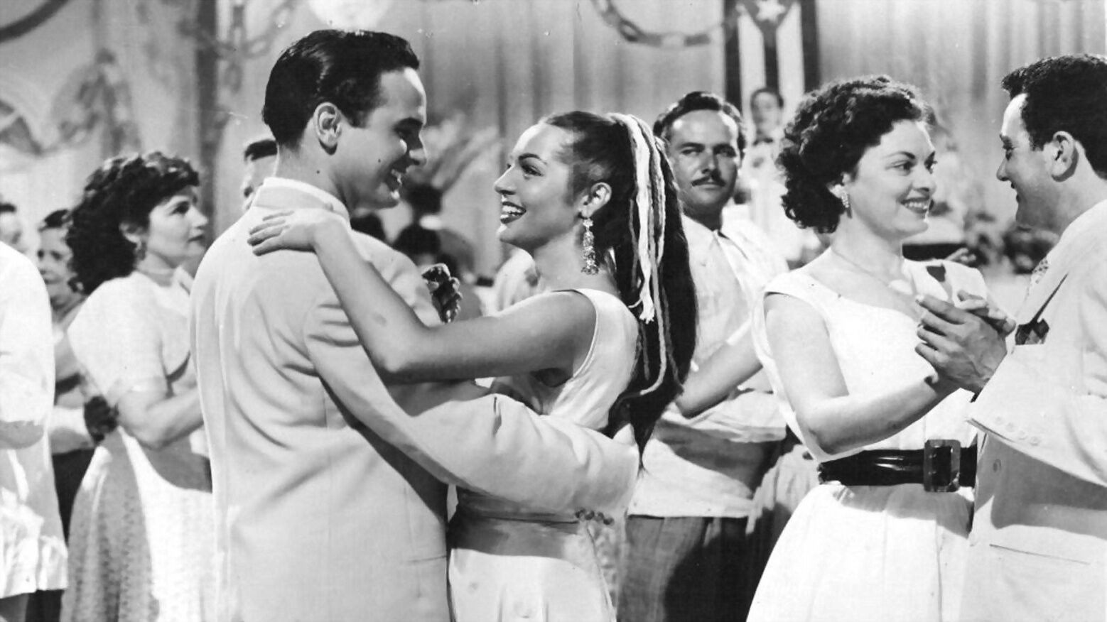 Backdrop for Frente al Pecado de Ayer