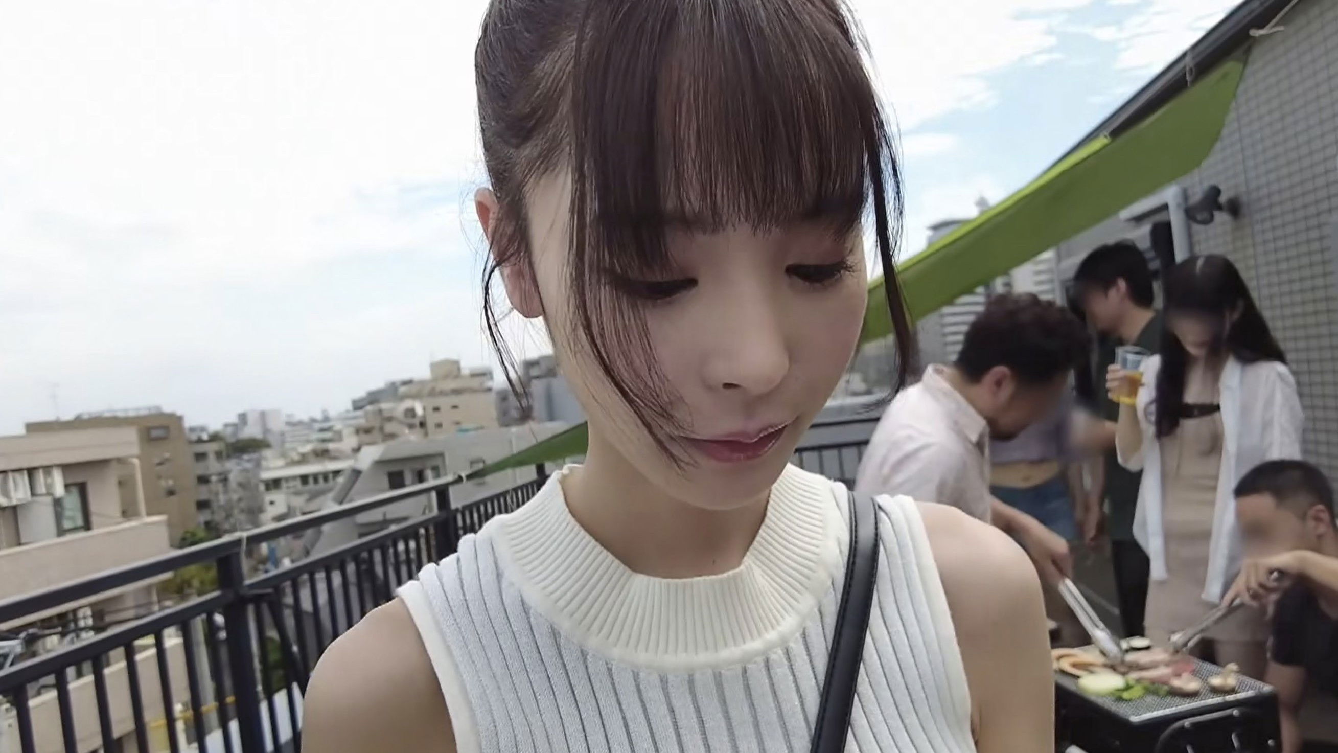 Backdrop for BBQ Muddy NTR My girlfriend, Kana Momonogi, was forced to drink and get drunk by some scumbags at a university club drinking party.