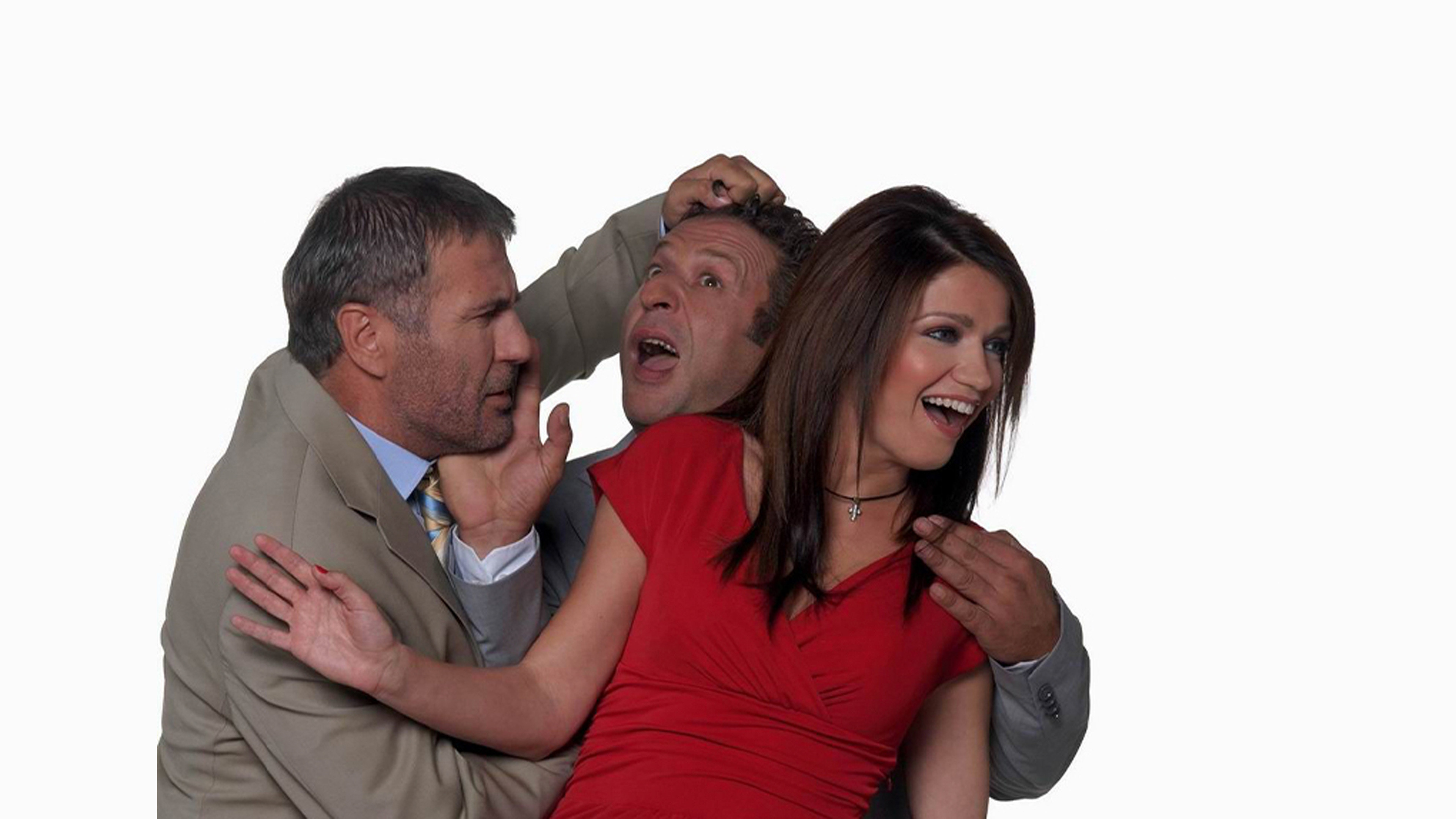 Backdrop for Polythrona gia Treis