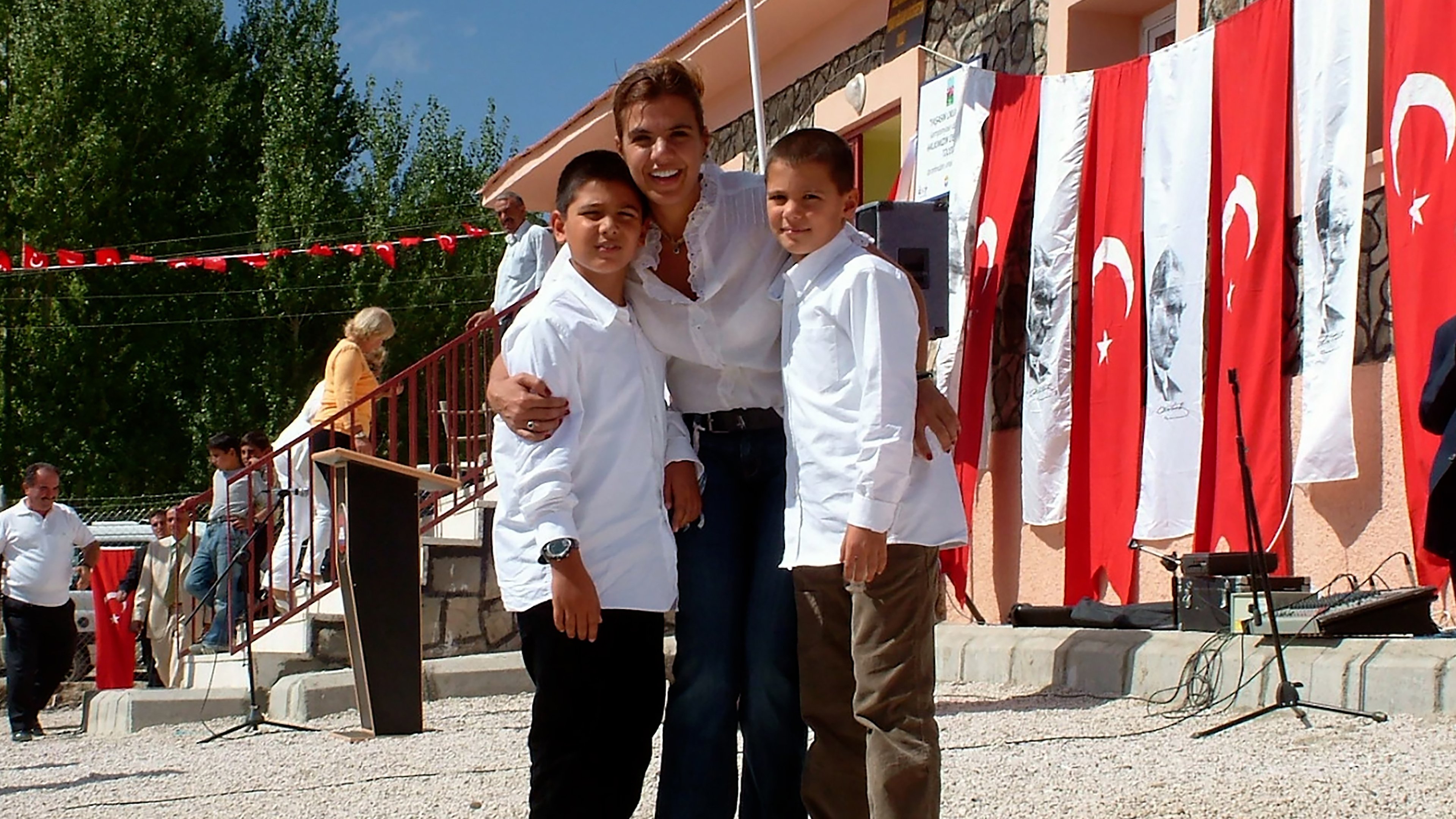 Backdrop for Dokunduğum Yürekler