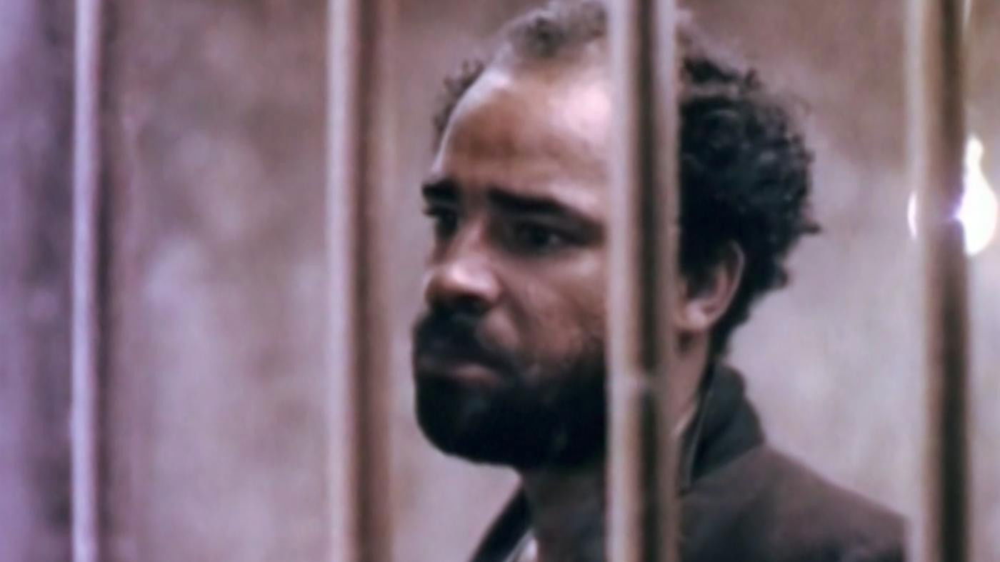 Backdrop for Muerte al amanecer