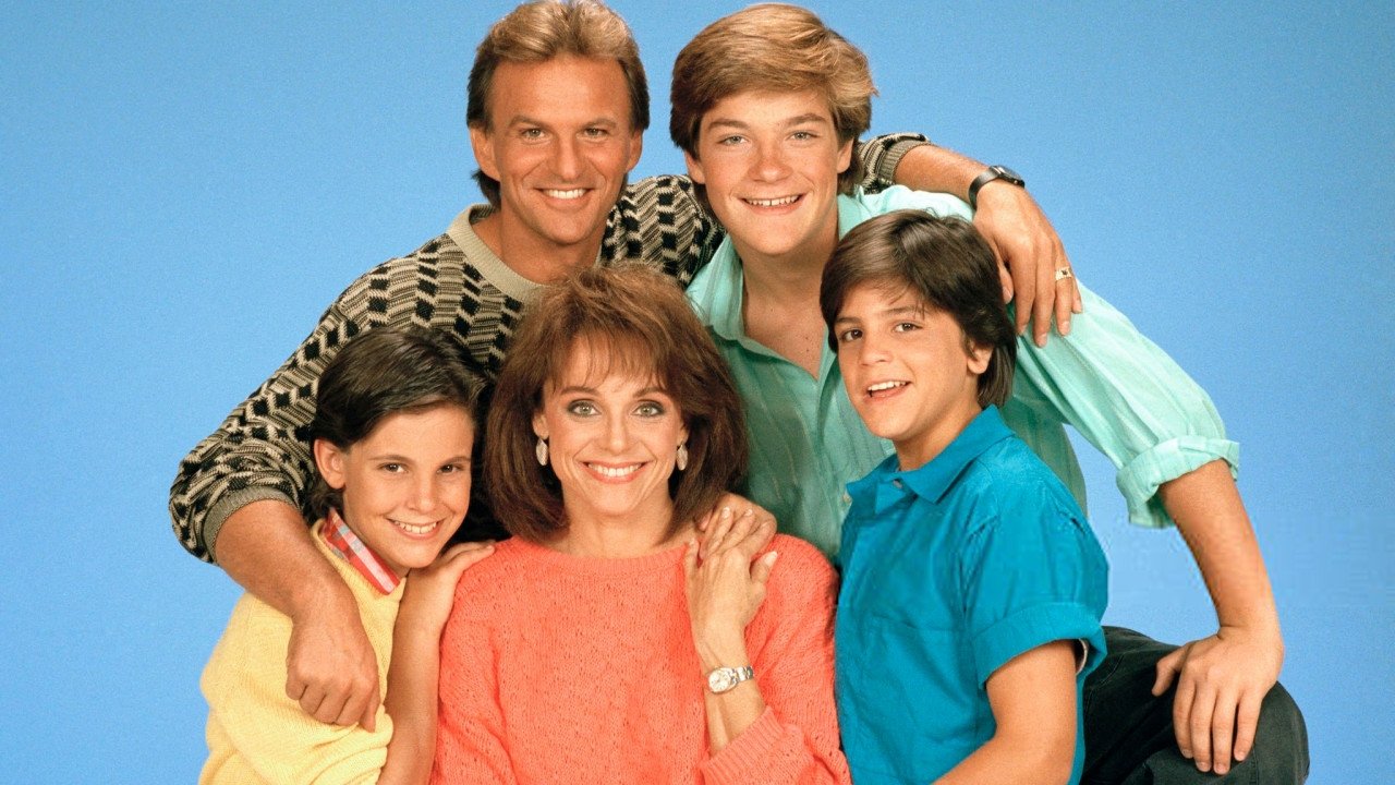 Backdrop for The Hogan Family