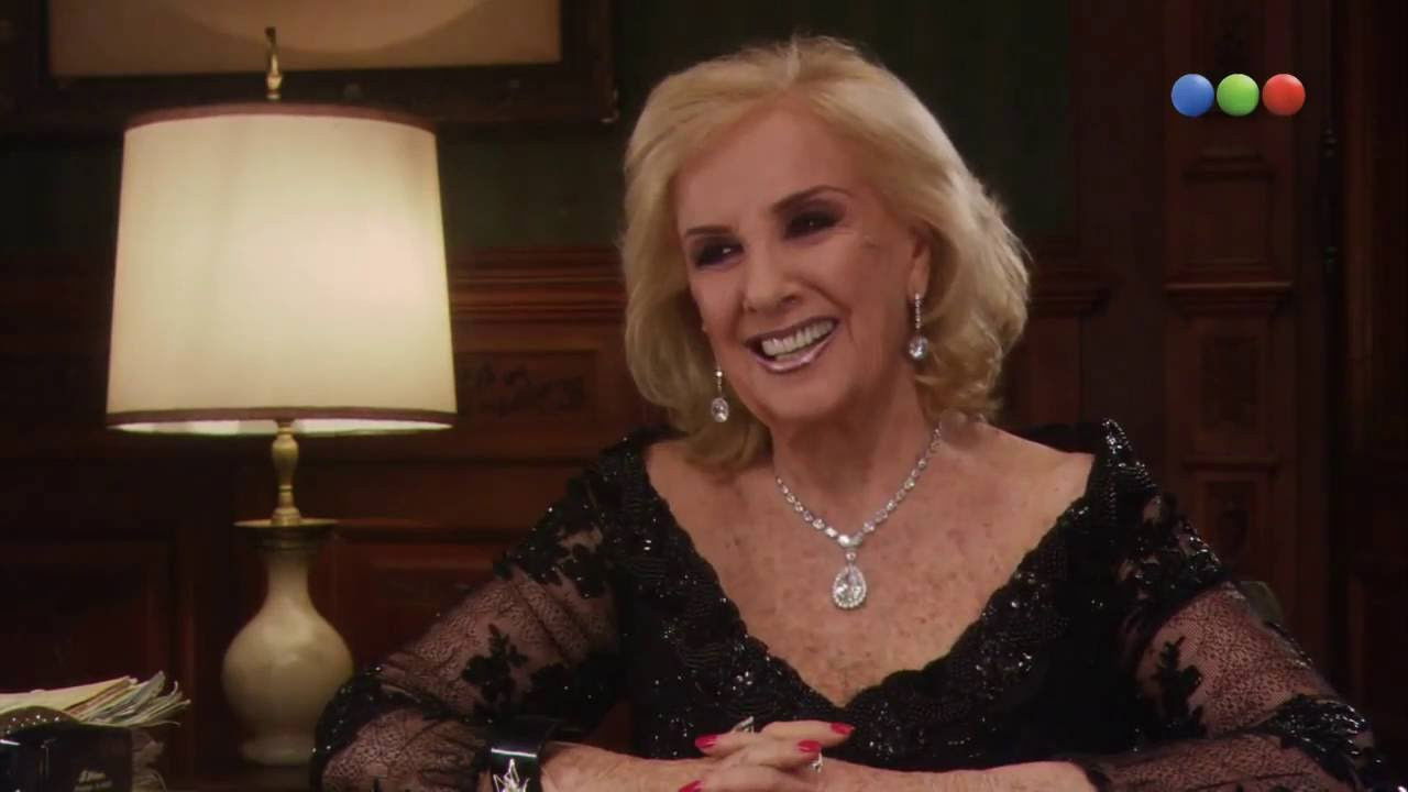 Backdrop for La Dueña