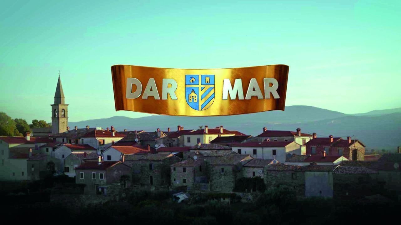 Backdrop for Dar Mar