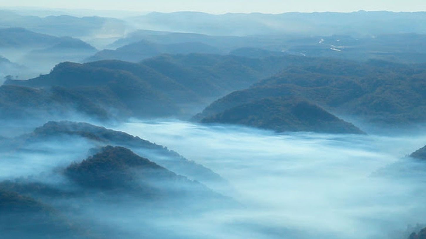 Backdrop for Running for the Mountains