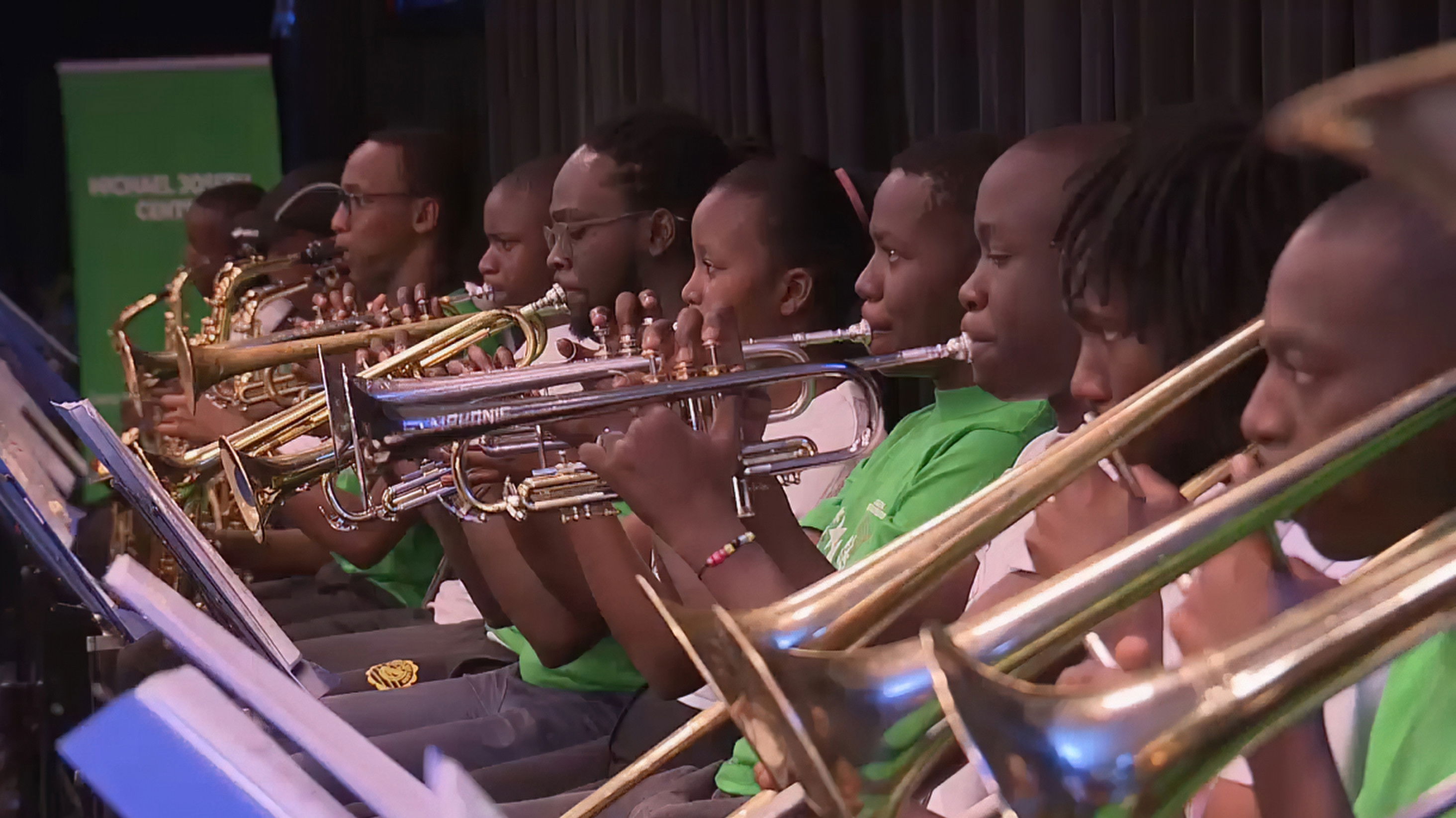 Backdrop for Das Wunder von Nairobi - Noten der Hoffnung