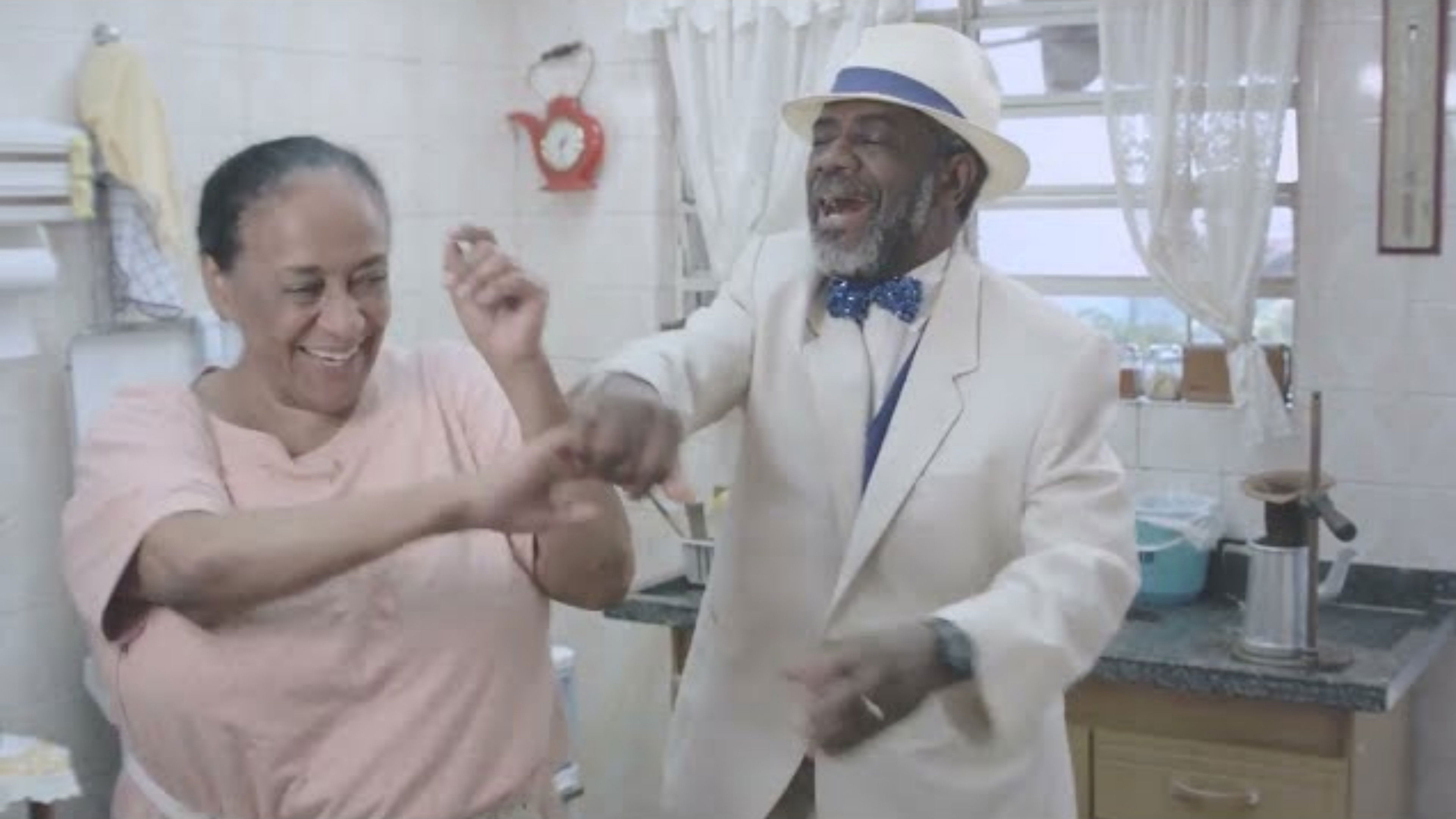 Backdrop for Aquém das Nuvens