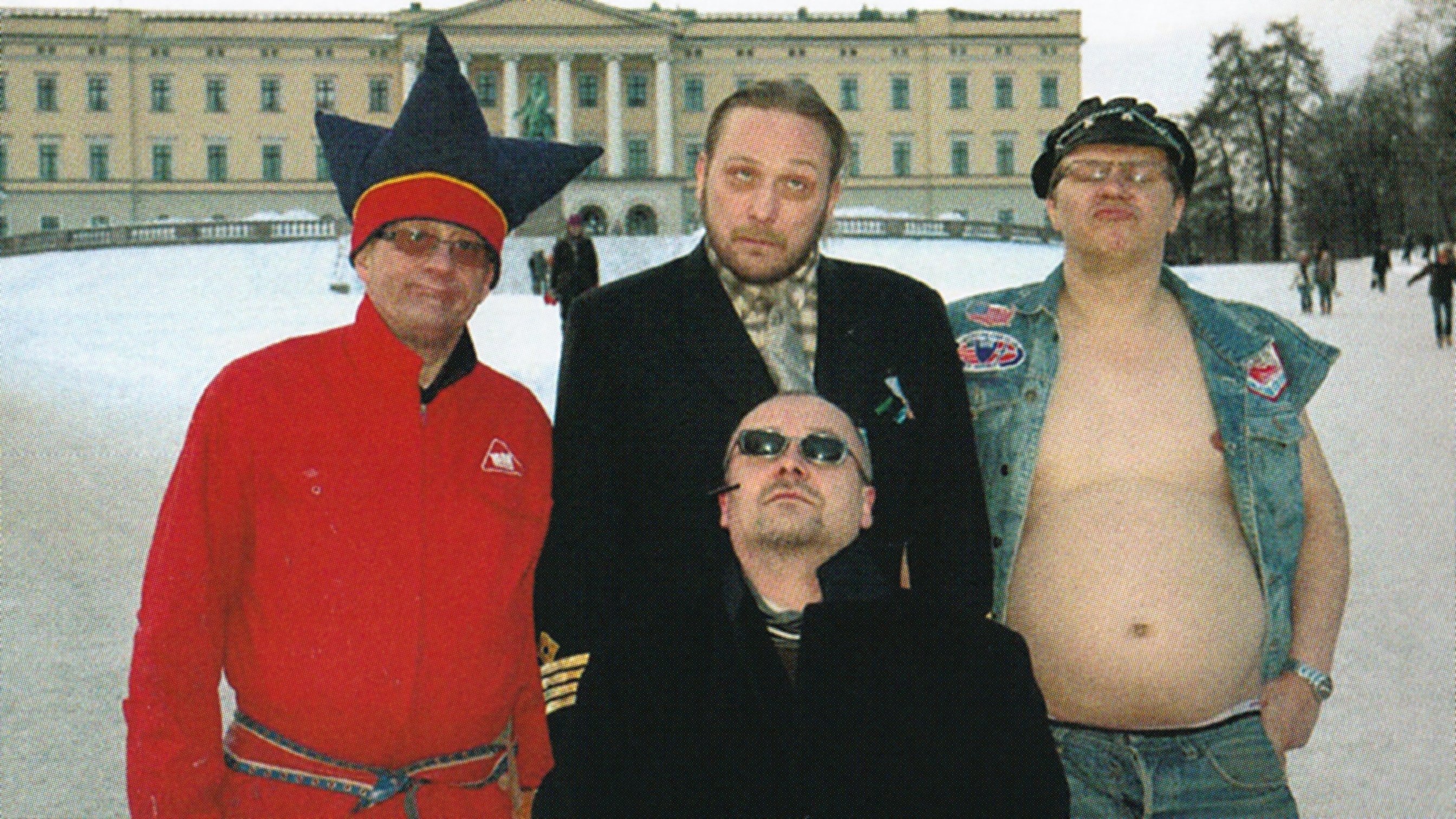 Backdrop for Honningsvågrevyen: Kaster perler fra svin