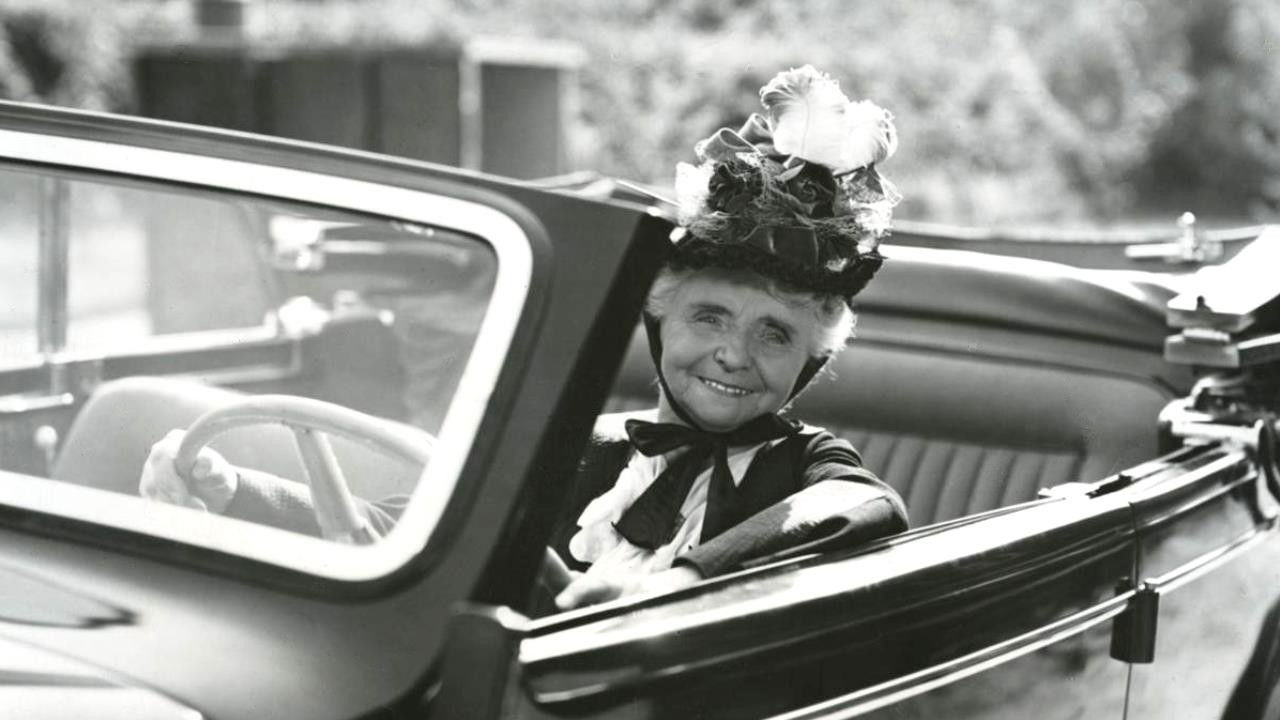 Backdrop for Bedstemor går amok