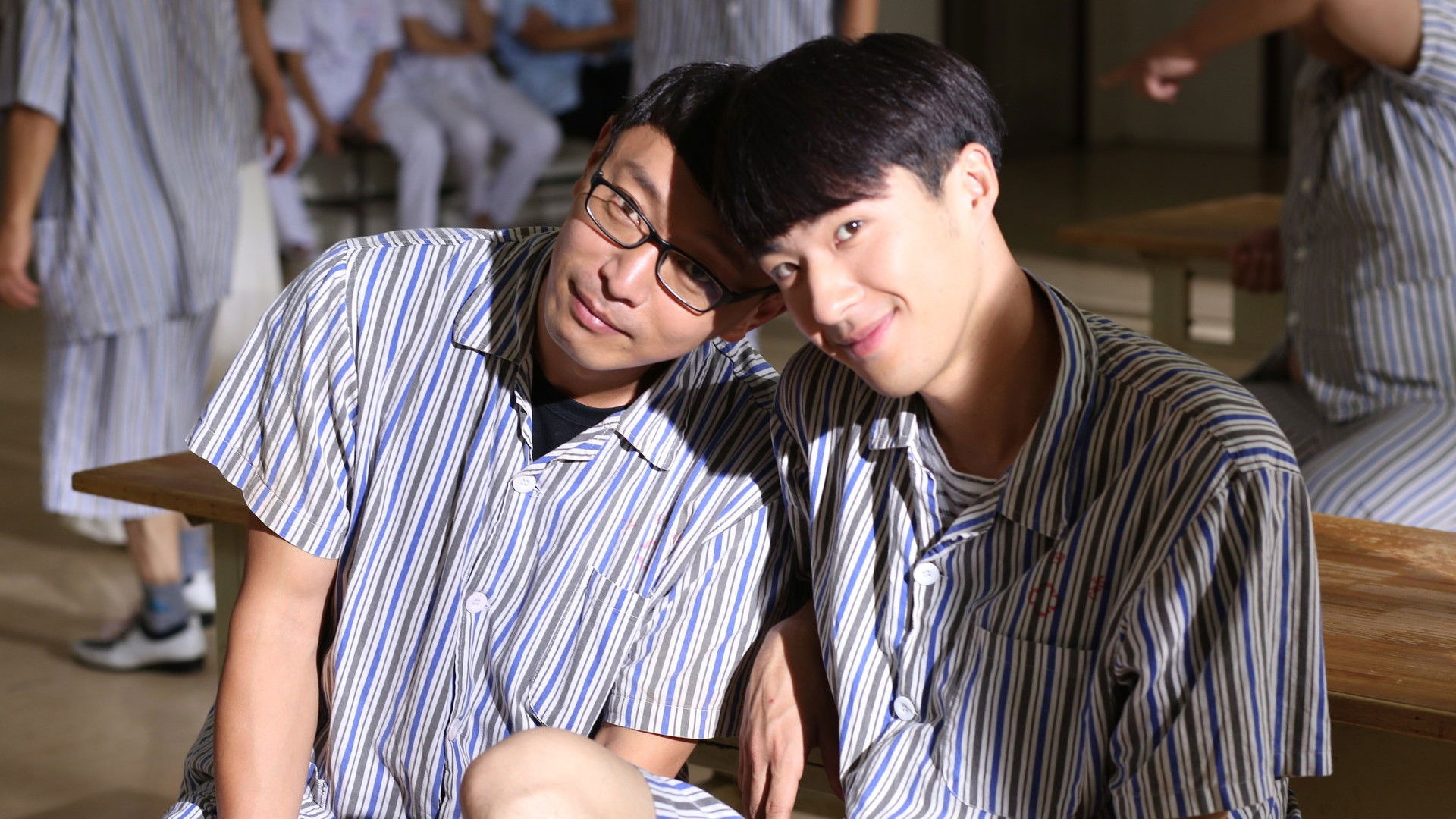 Backdrop for 疯人乐园