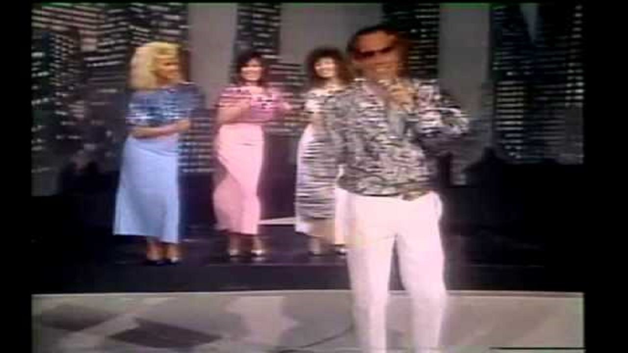 Backdrop for Johny Tolengo, el majestuoso