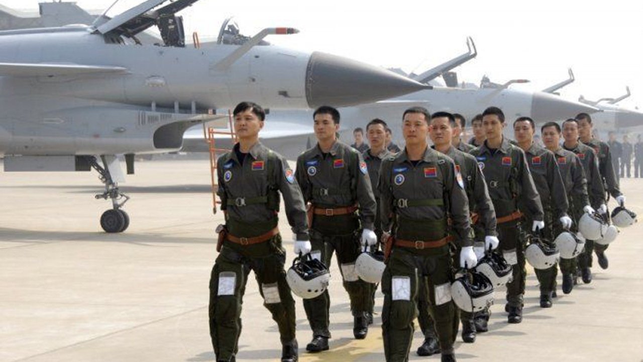 Backdrop for 鹰隼大队