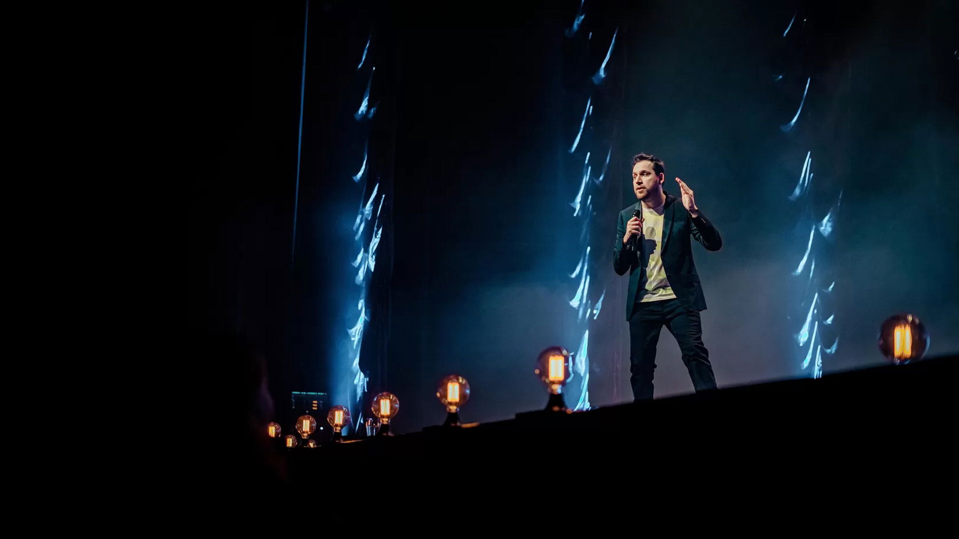 Backdrop for Xander De Rycke - Popular & Humble