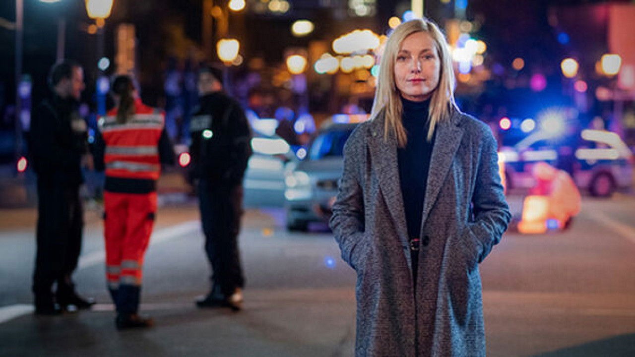 Backdrop for Die Jägerin - Riskante Sicherheit