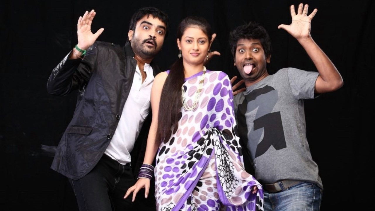 Backdrop for Aavi Kumar