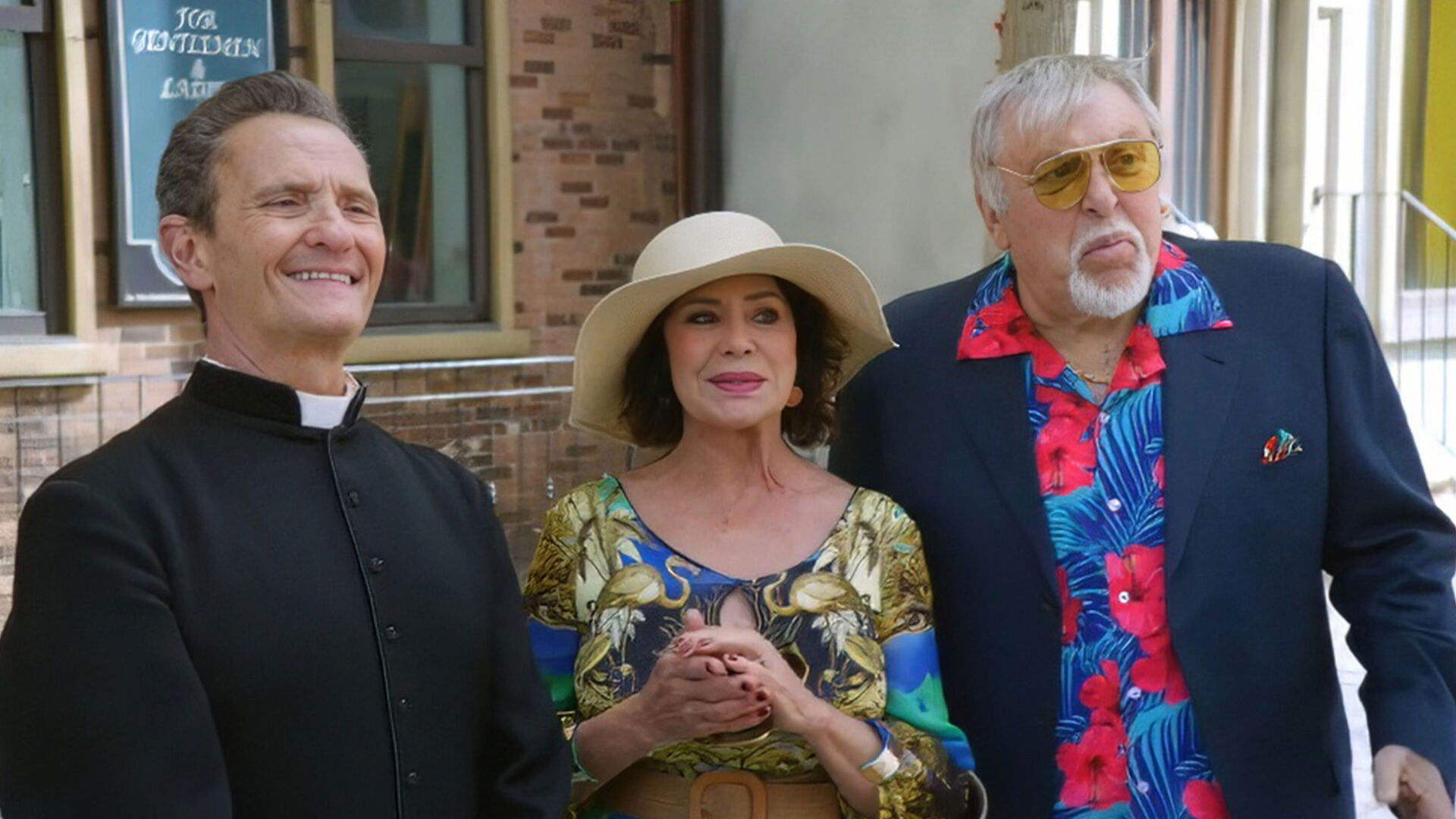 Backdrop for Din Don 9 - Paesani spaesati