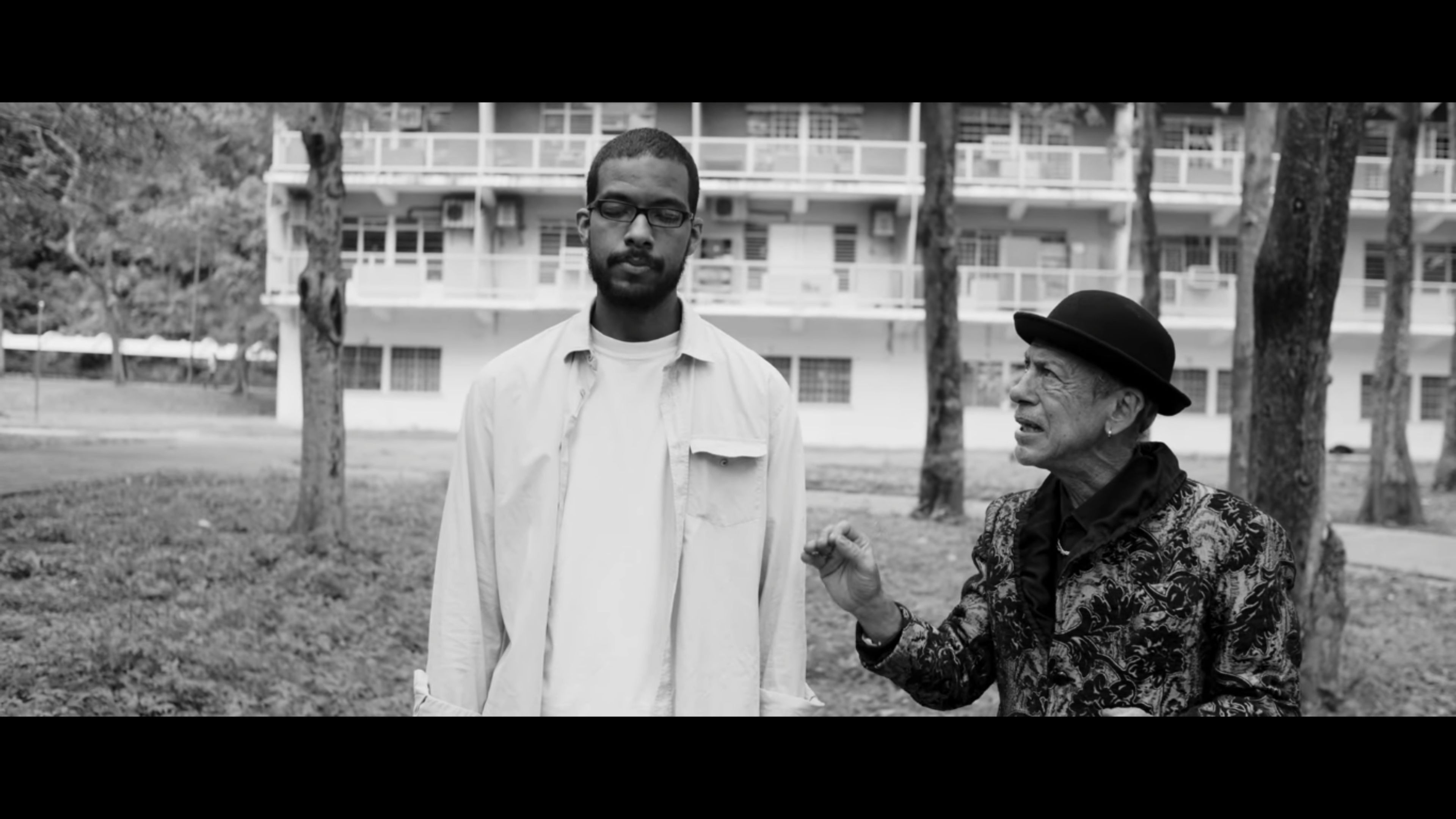 Backdrop for Hombre en Trance