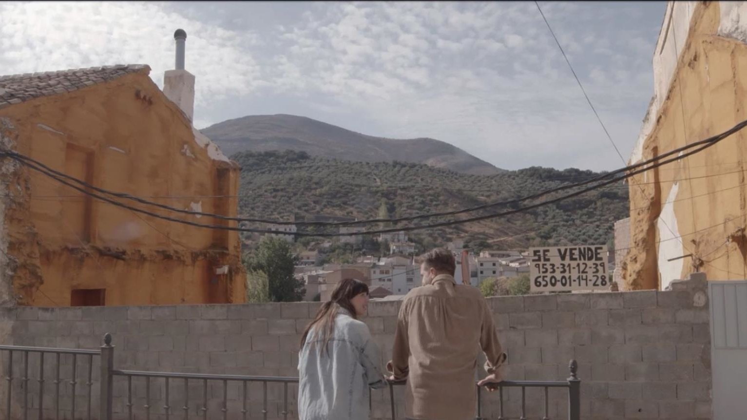 Backdrop for Septiembre