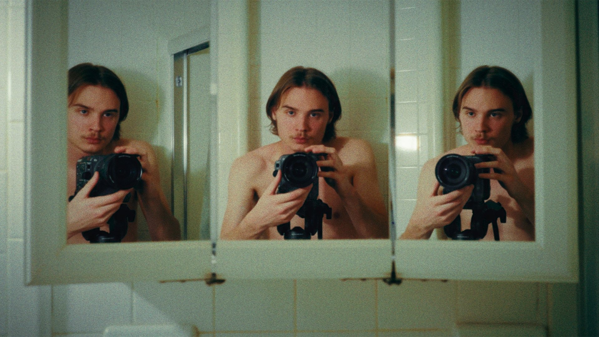 Backdrop for Fractured