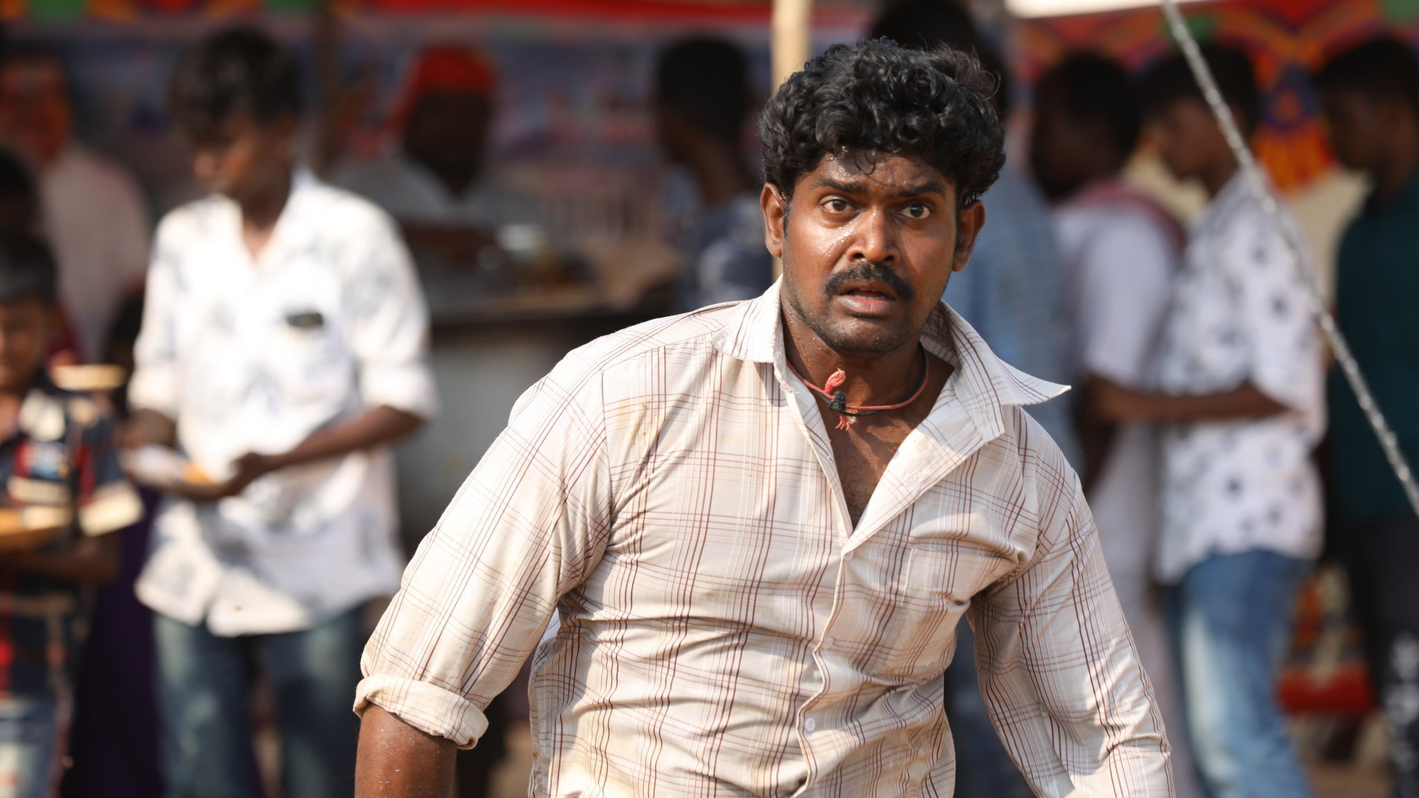 Backdrop for Raame Aandalum Raavane Aandalum