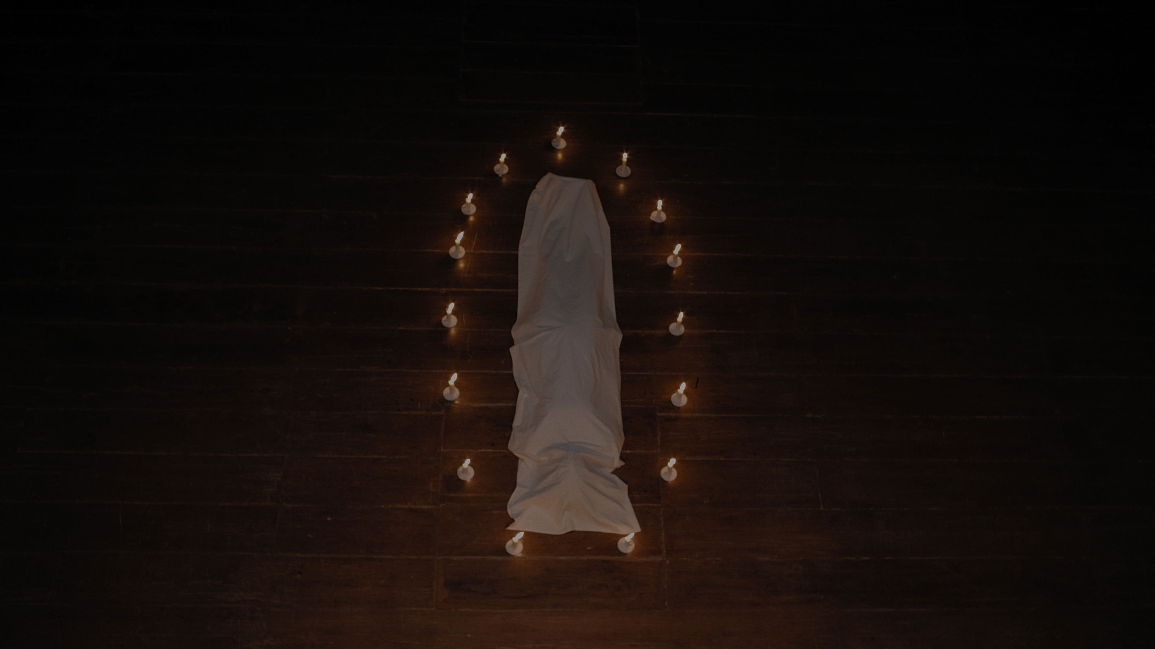 Backdrop for The Devil Wears Pants