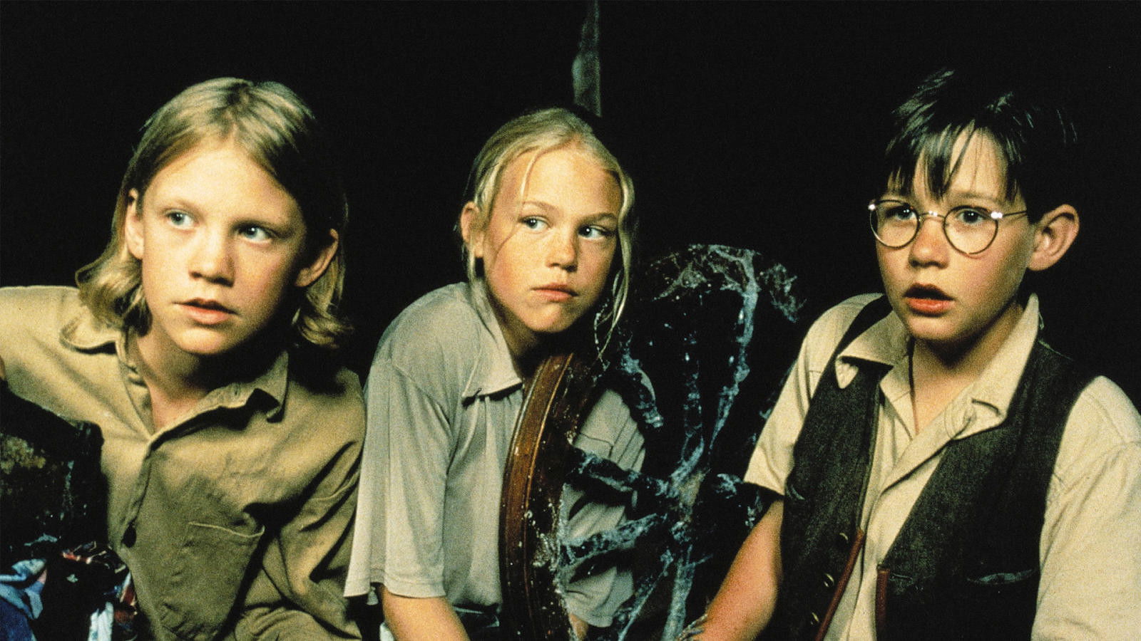 Backdrop for Kalle Blomkvist Lives Dangerously