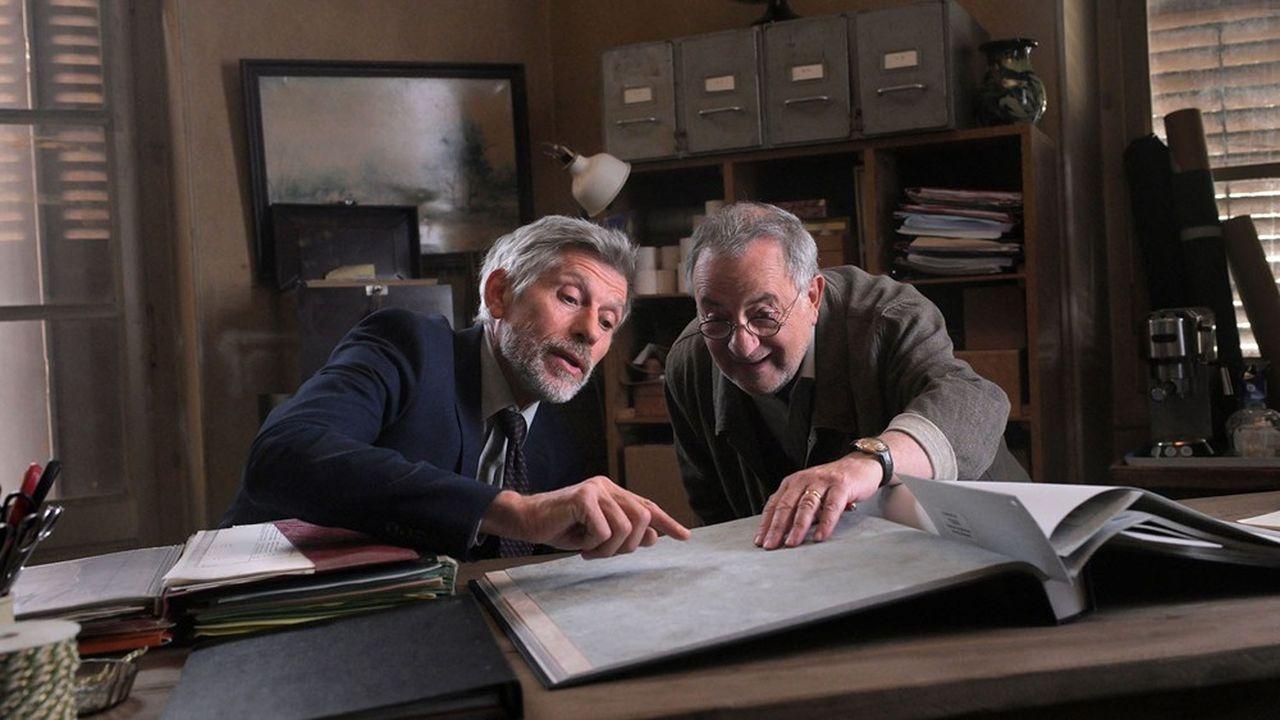 Backdrop for L'Homme debout