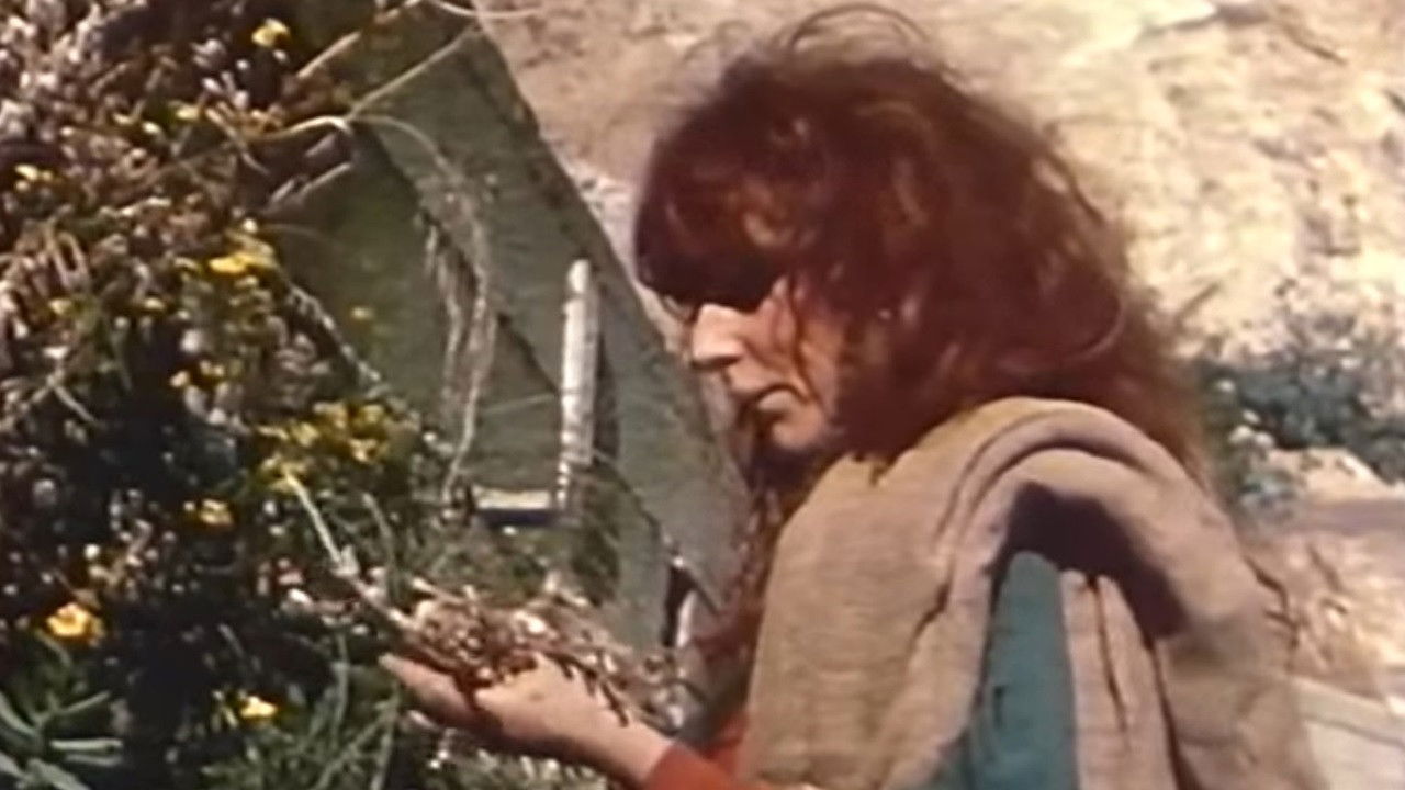 Backdrop for Vali, The Witch of Positano