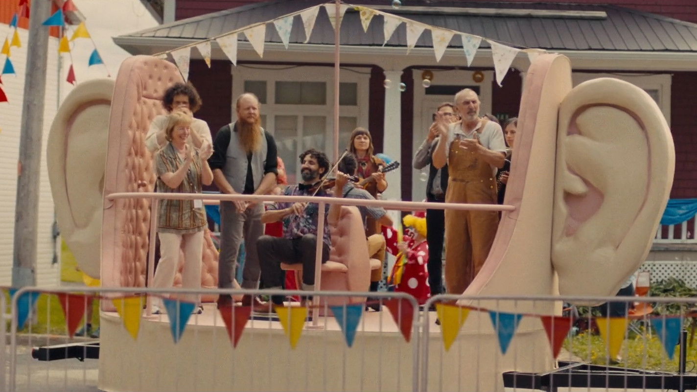 Backdrop for À toi les oreilles