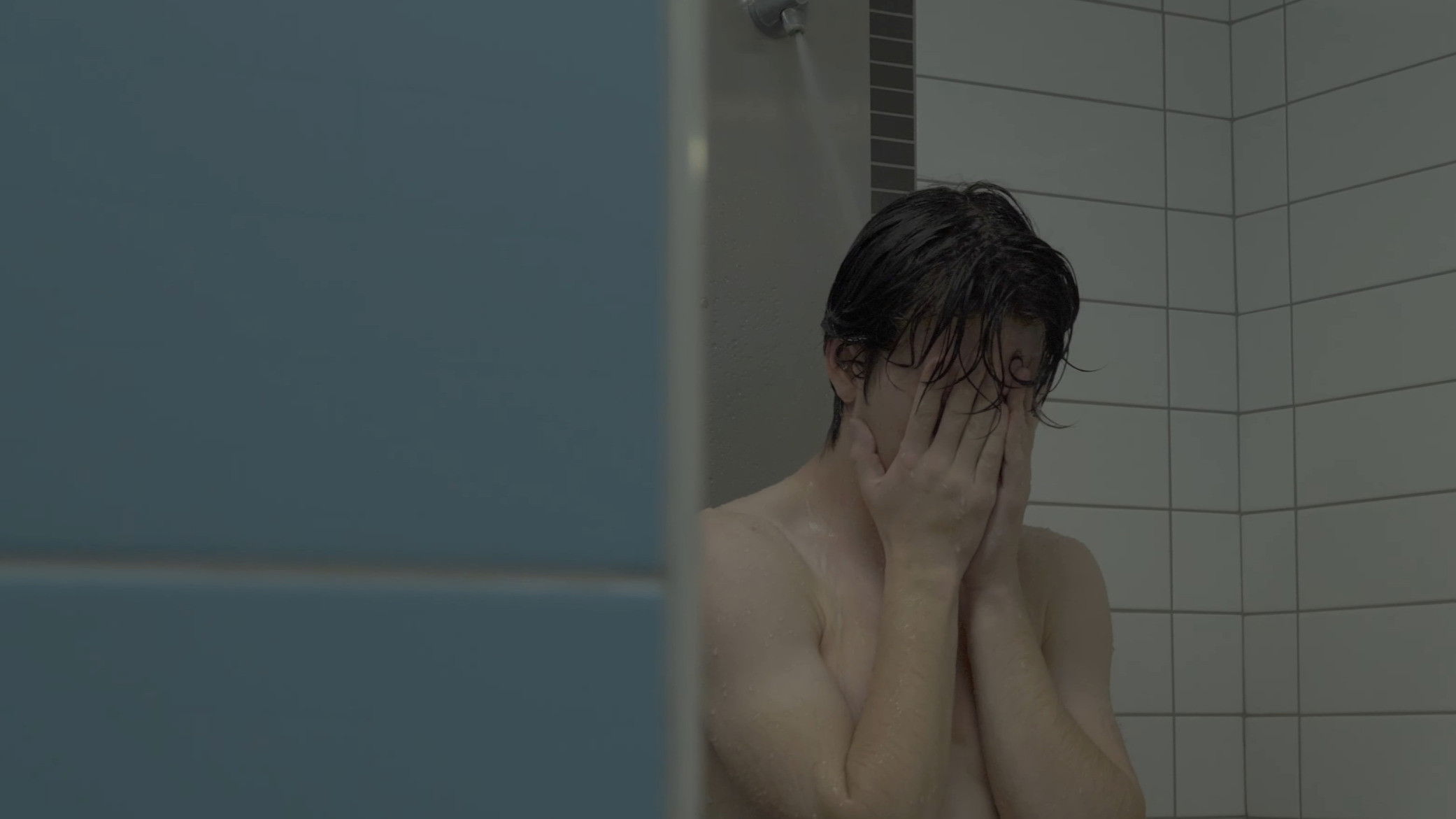 Backdrop for Les hommes pleurent aussi