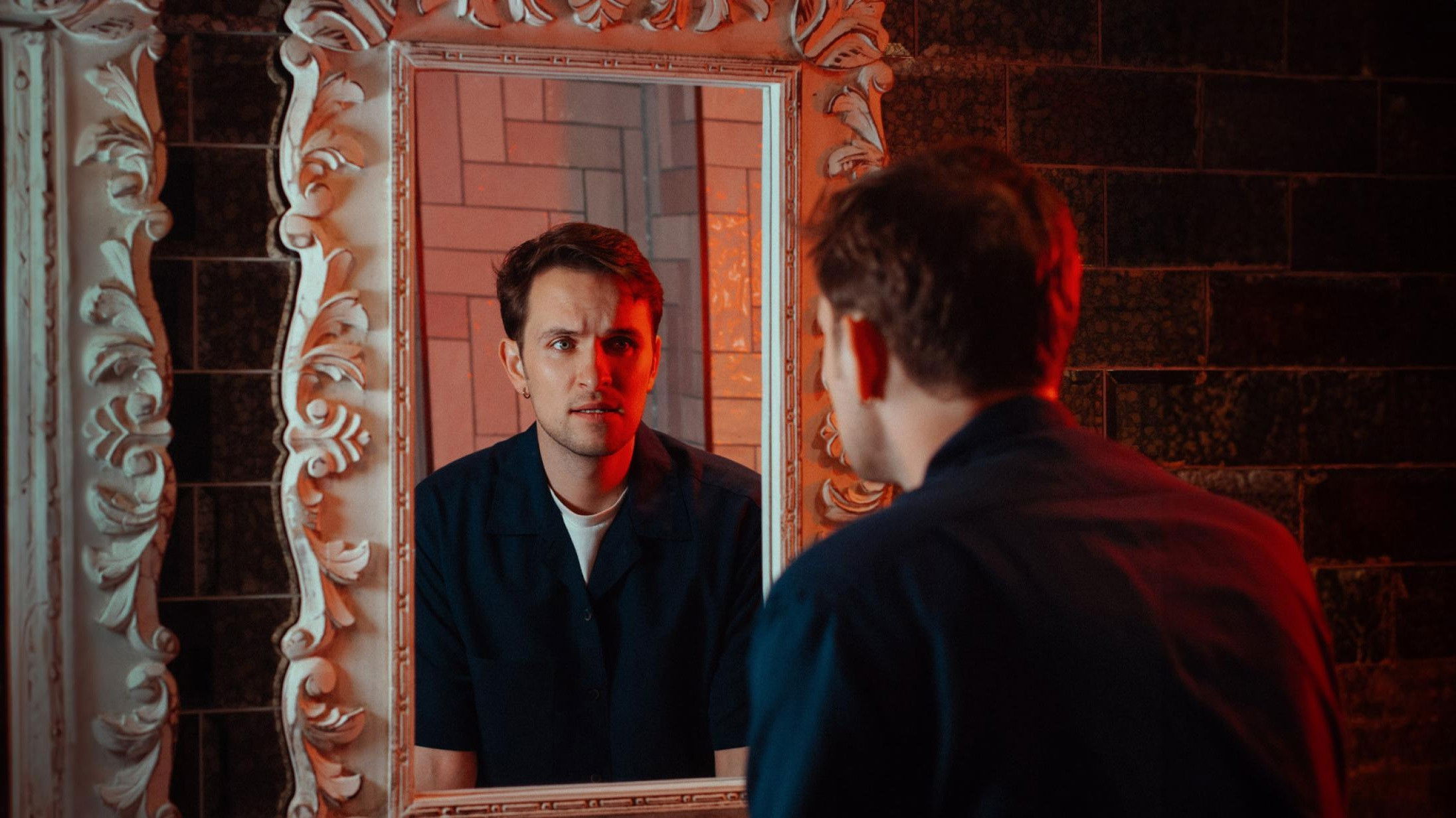 Backdrop for Vittorio Angelone: Who Do You Think You Are? I Am!