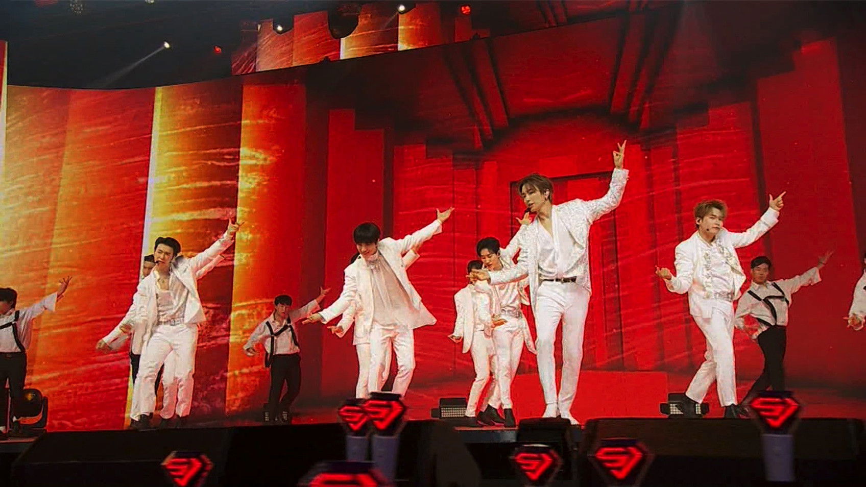 Backdrop for SUPER JUNIOR-Beyond the Super Show