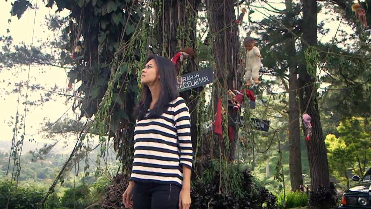 Backdrop for Hantu Pohon Boneka