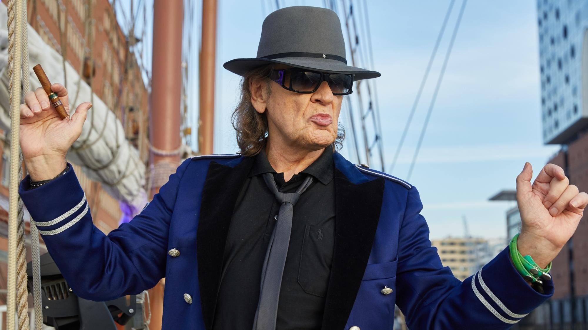 Backdrop for Udo Lindenberg: MTV Unplugged Live  aus dem Hotel Atlantic