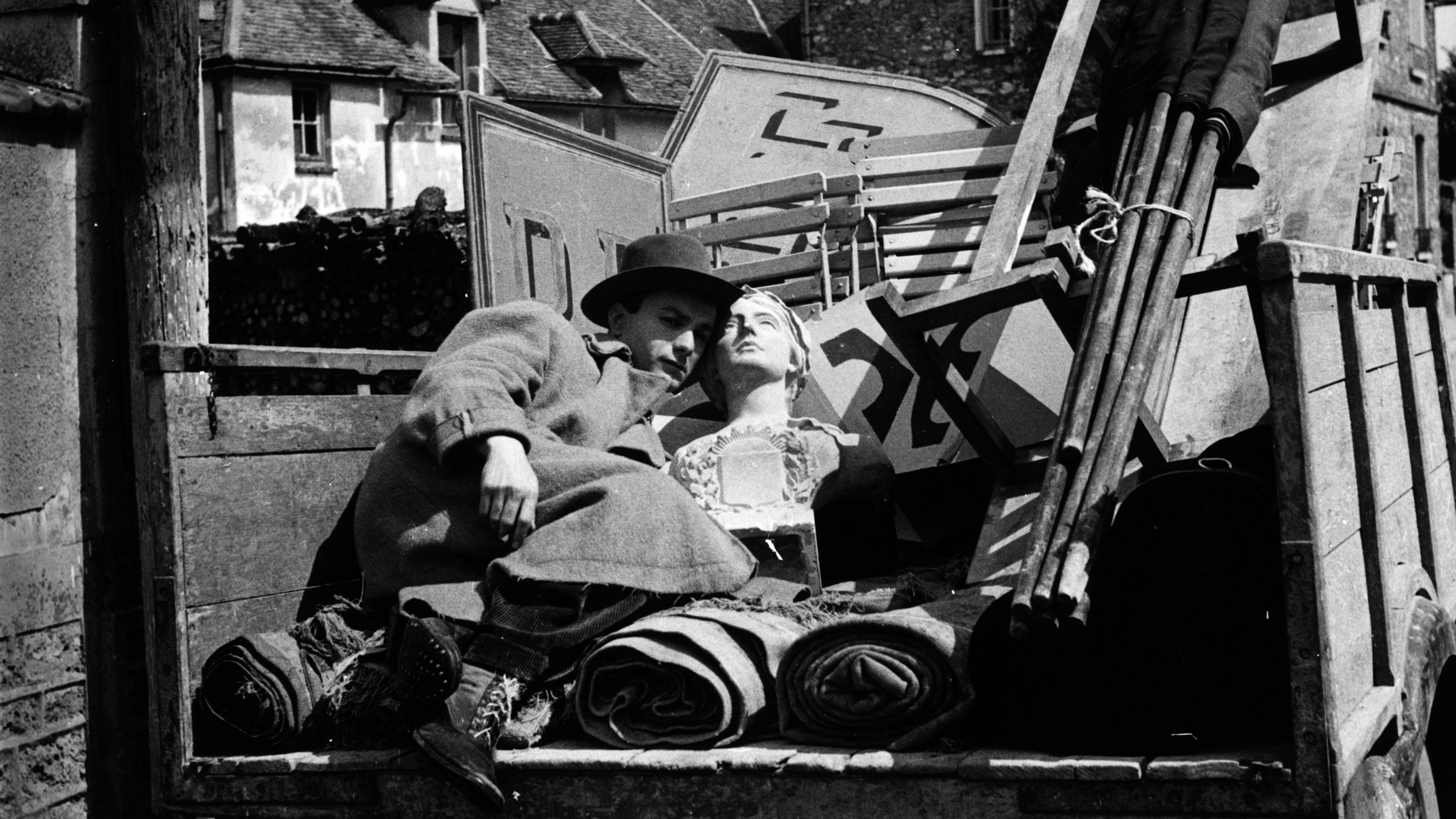 Backdrop for Fernand the Tramp