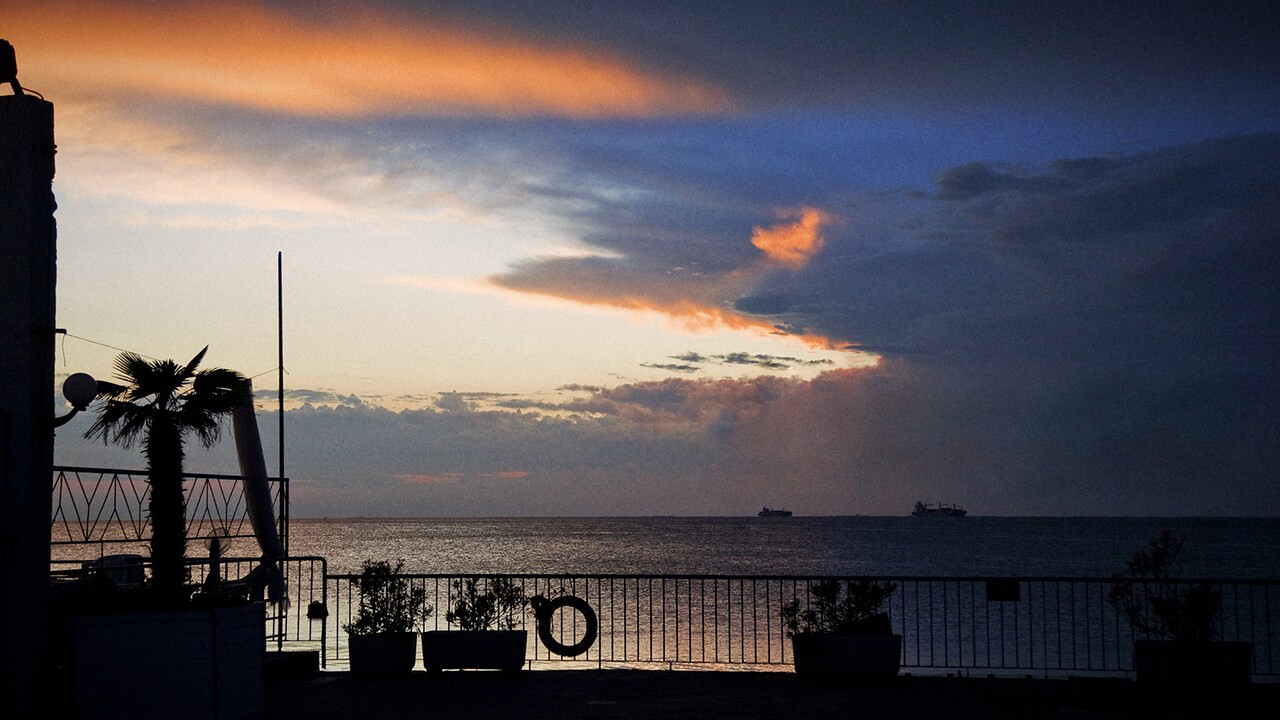 Backdrop for Il viaggio della signorina Vila