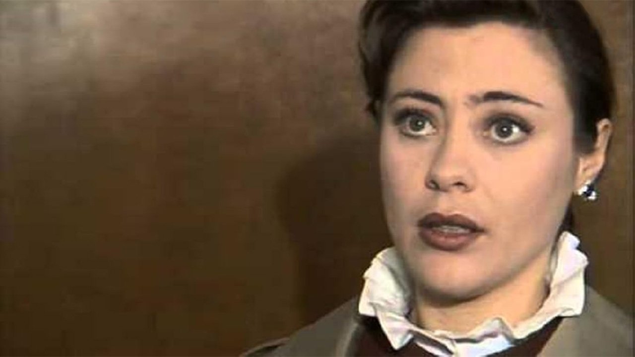 Backdrop for Μυρτώ