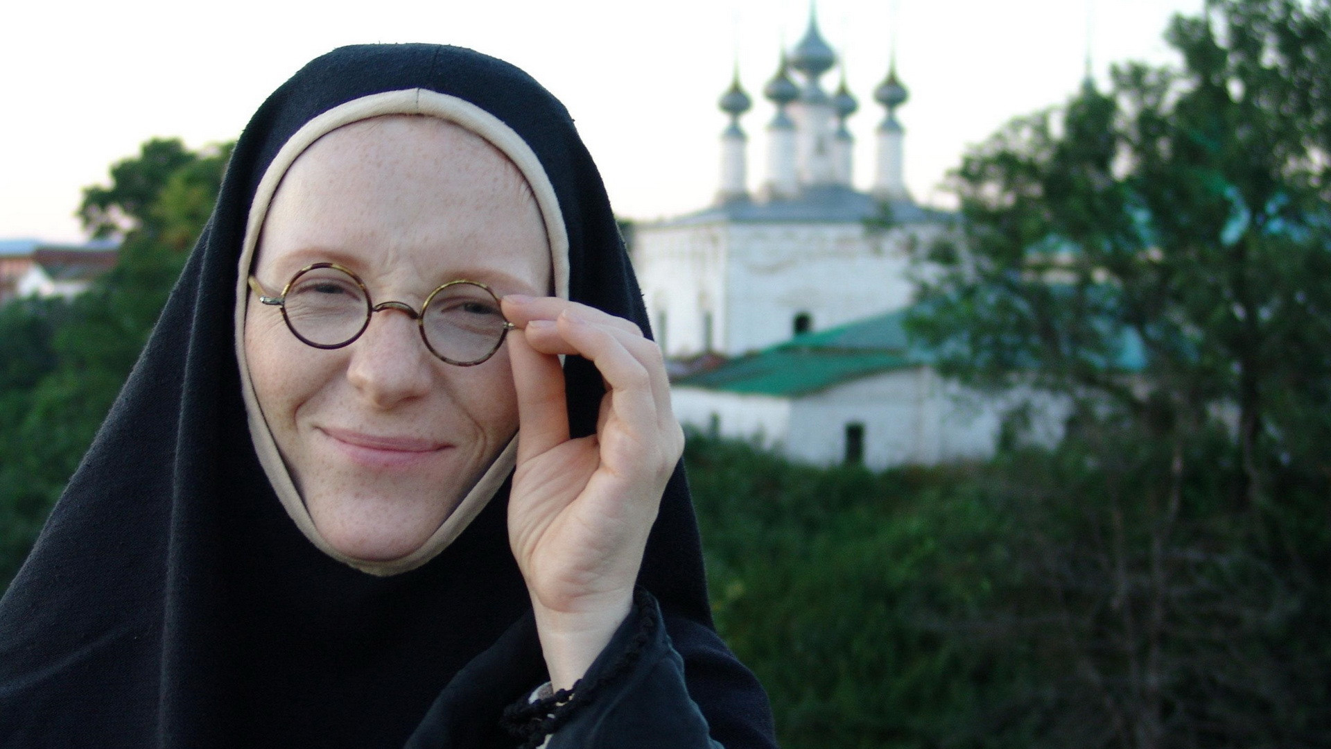 Backdrop for Pelagia and The White Bulldog