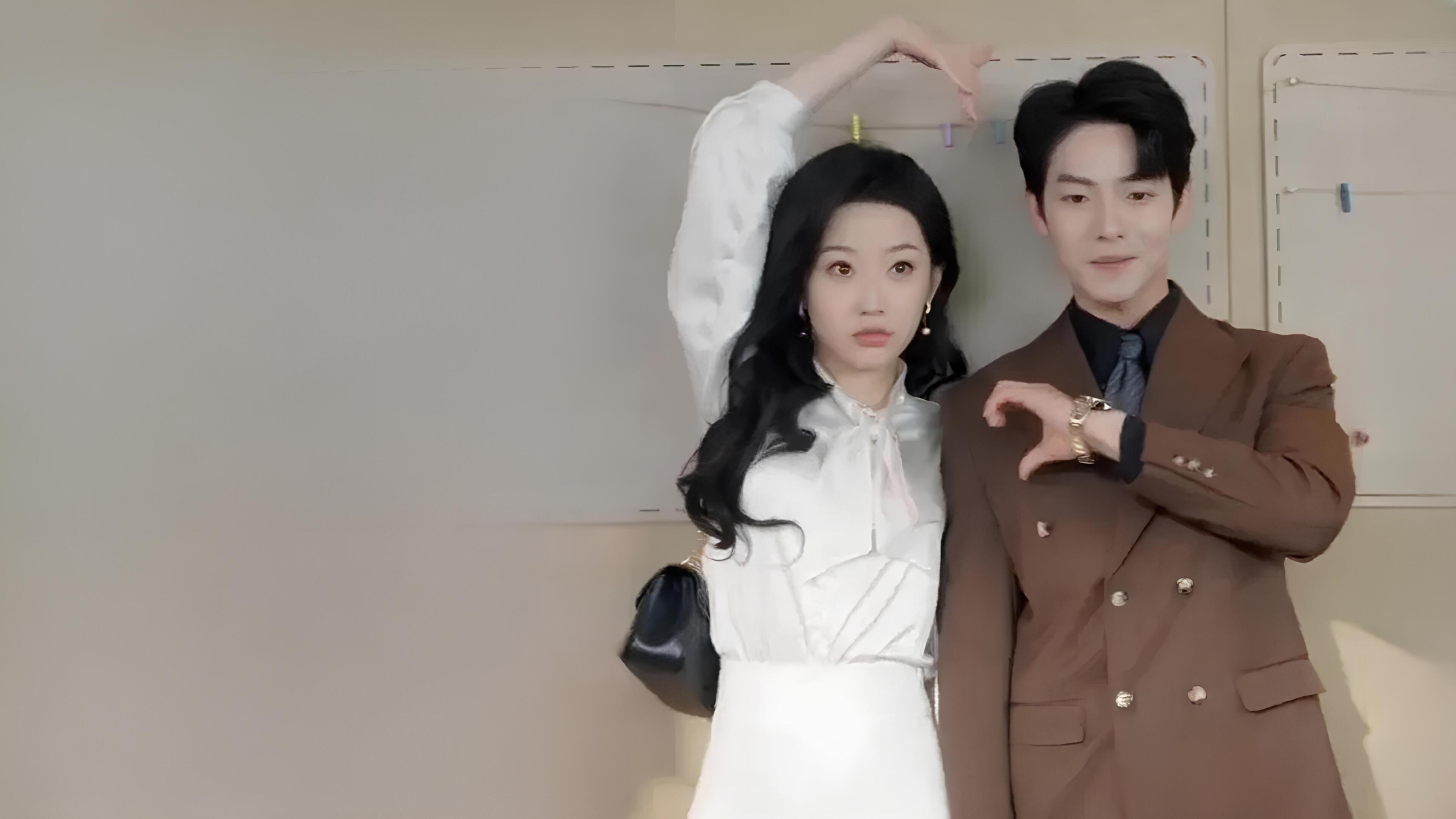 Backdrop for 闪婚总裁都很穷