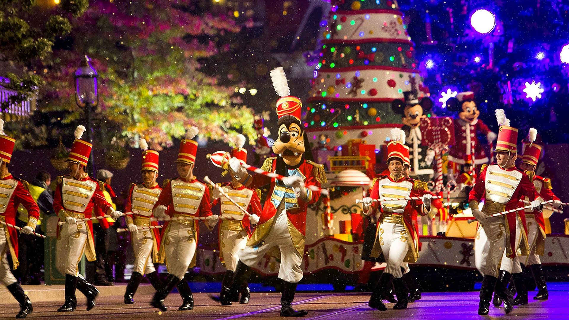 Backdrop for Noël à Disneyland : Dans le secret du plus grand parc d'attraction d'Europe