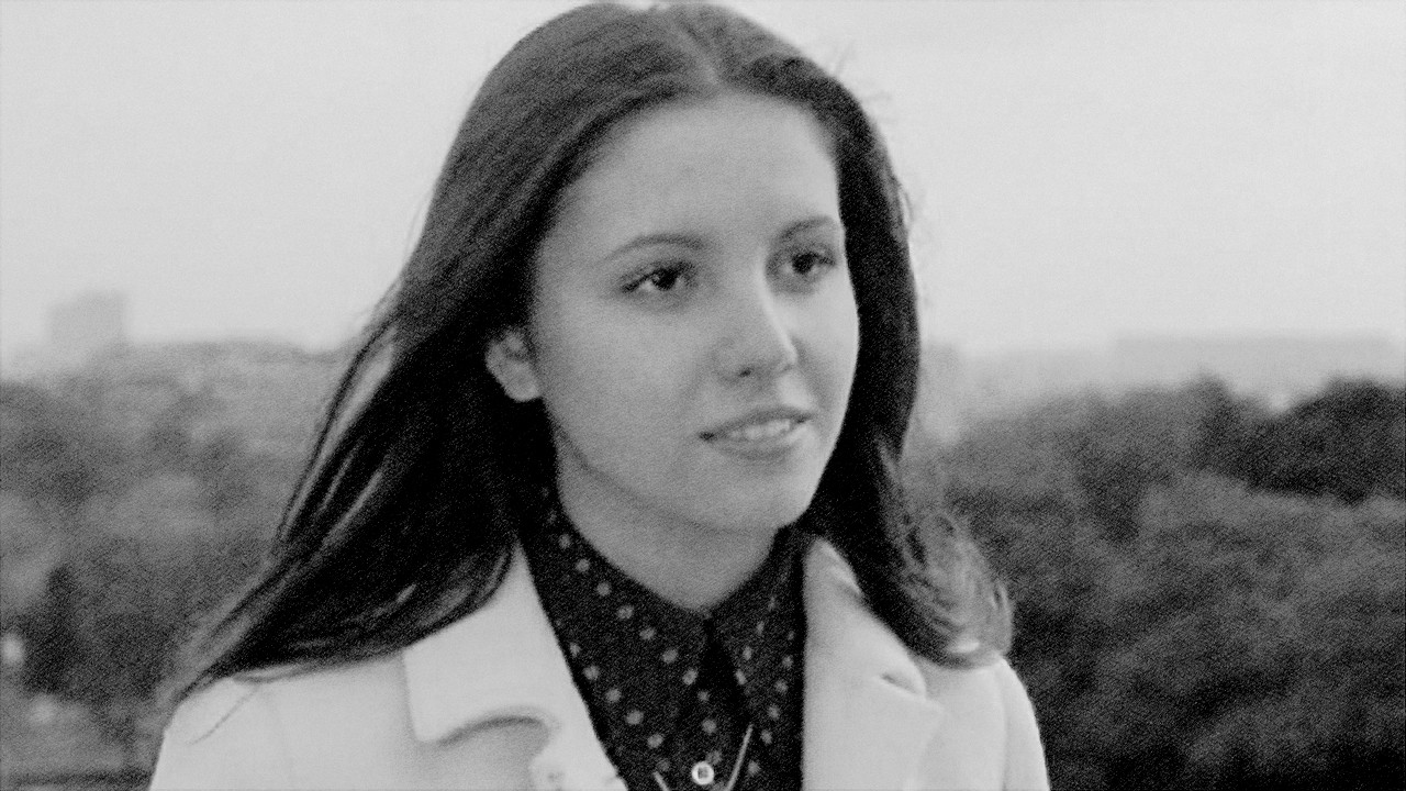 Backdrop for Spaniards in Paris