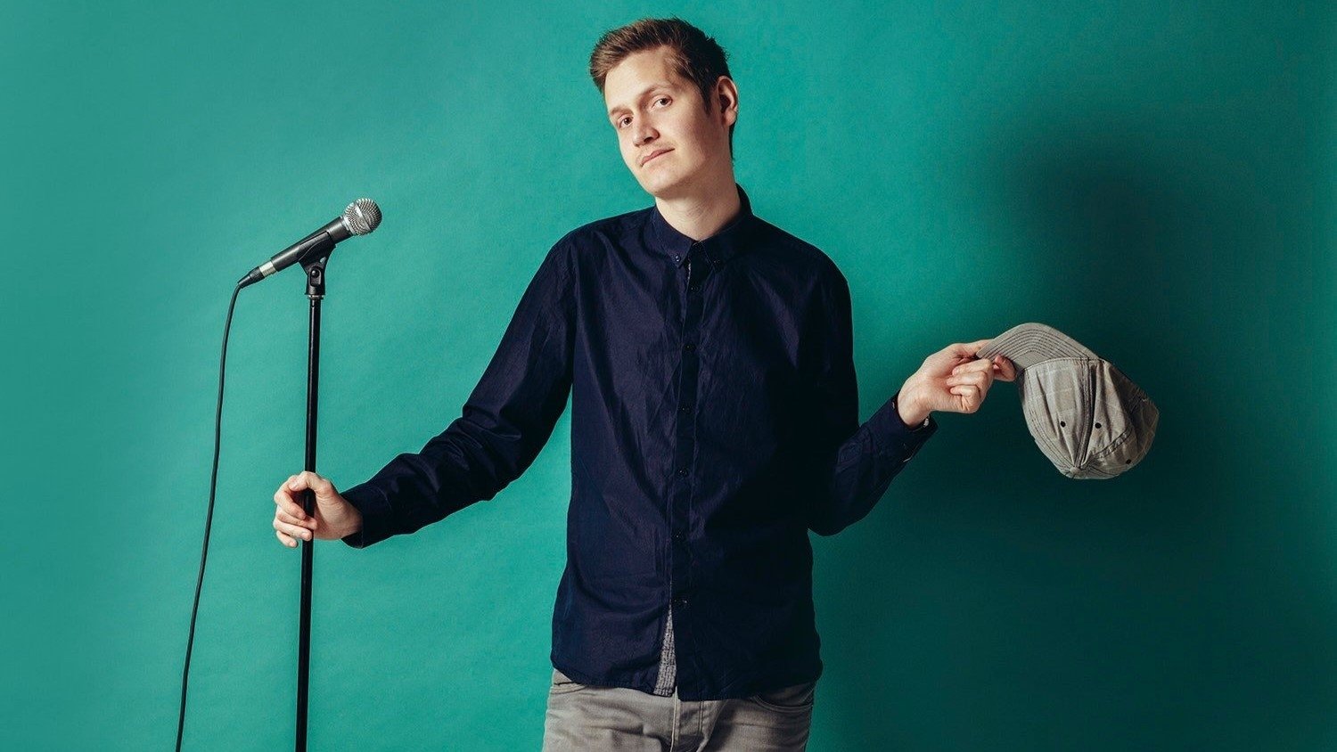 Backdrop for Olav Lundsgaard: Stativ Autist Kasket