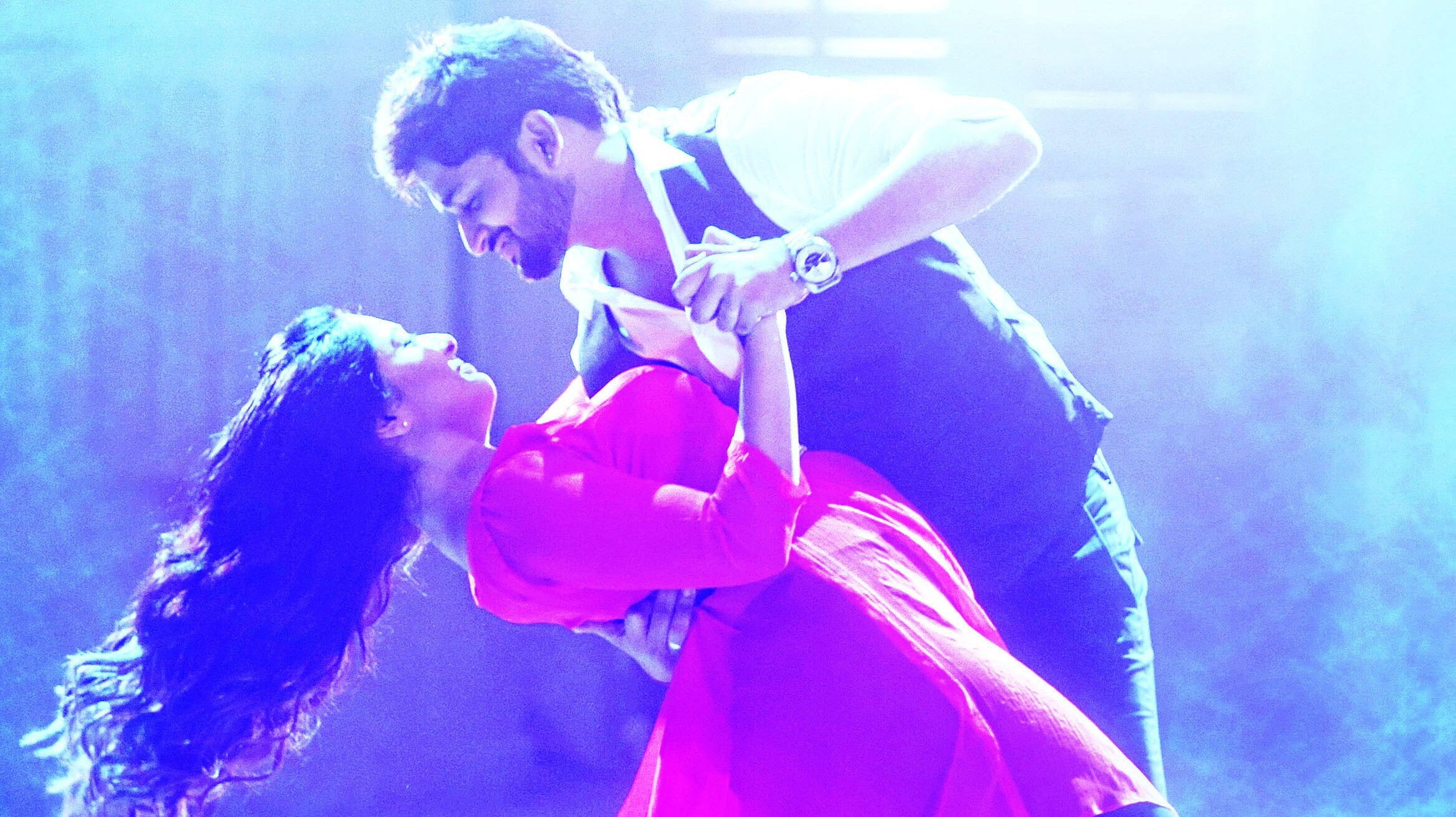 Backdrop for Yaadhumagi Nindraai