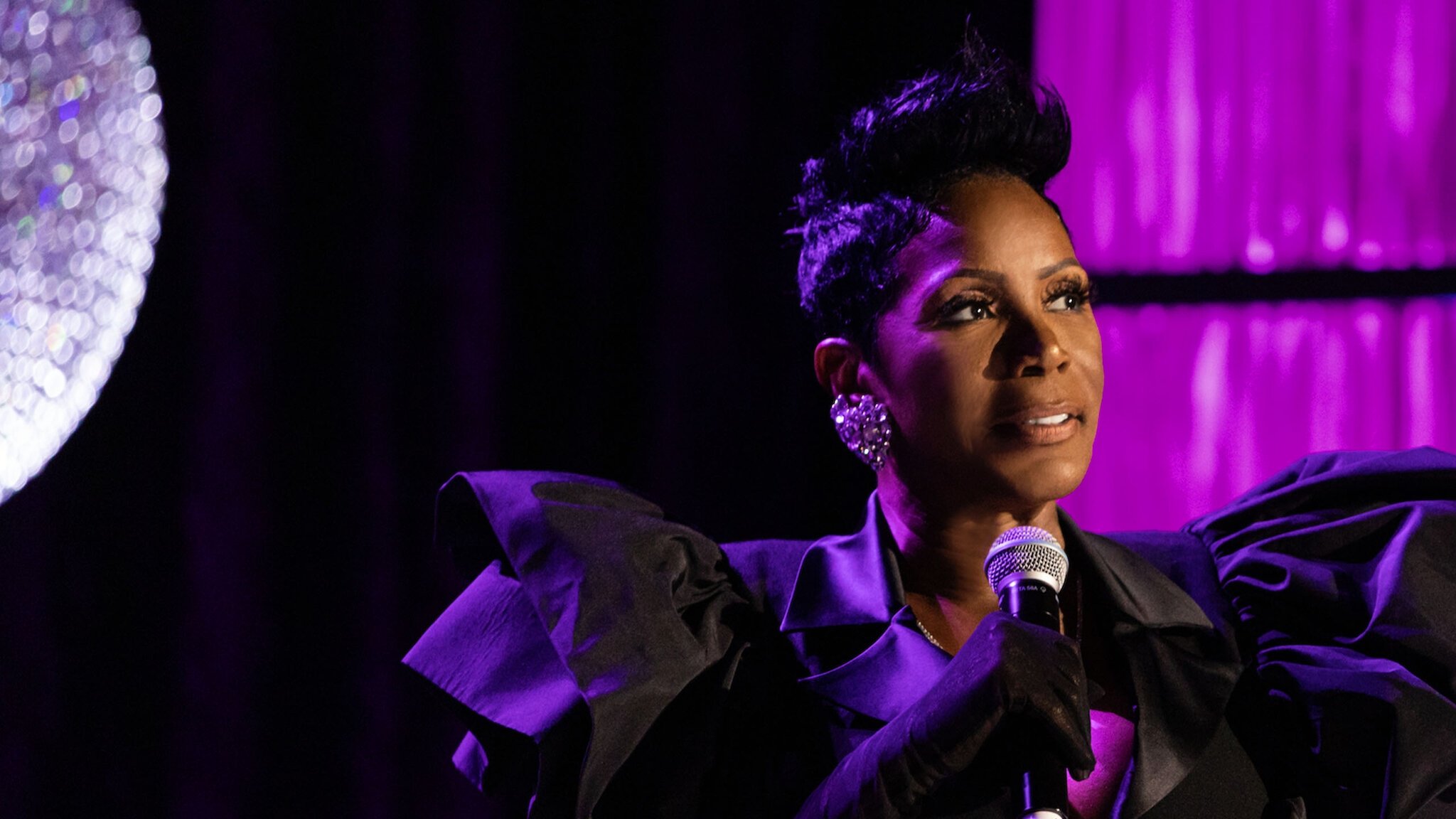 Backdrop for Sommore: Queen Chandelier