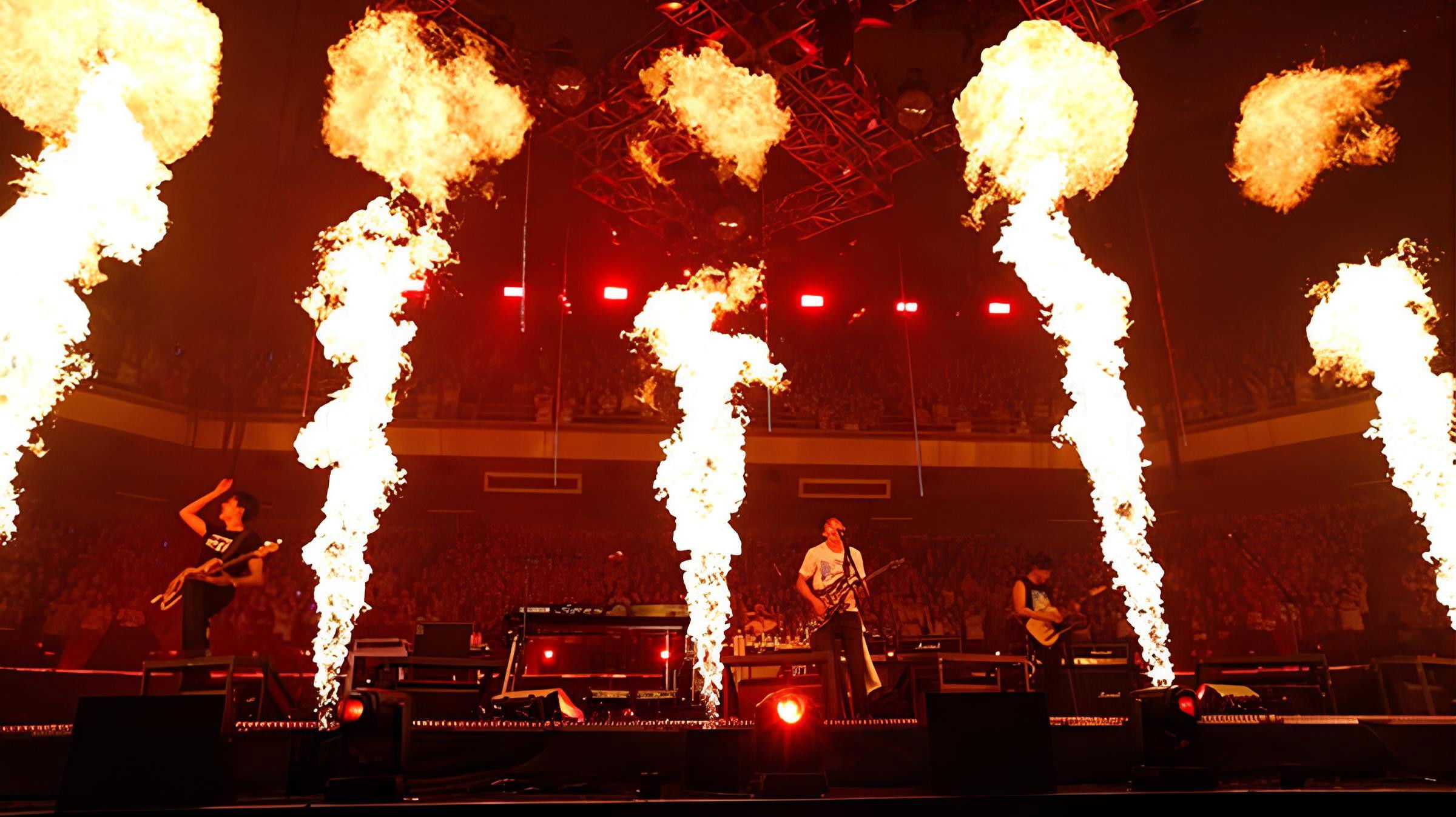Backdrop for CNBLUE SPRING LIVE 2016 ～We're like a puzzle～