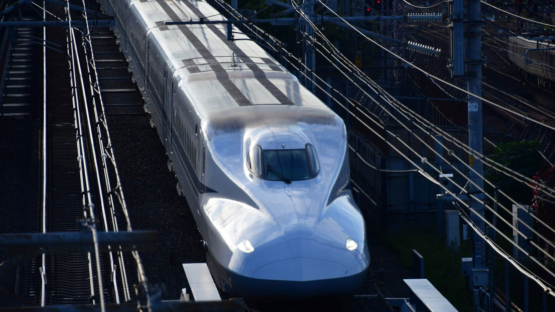 Backdrop for Hakata Station in Japan - Highspeed, Luxus, Hoeflichkeit
